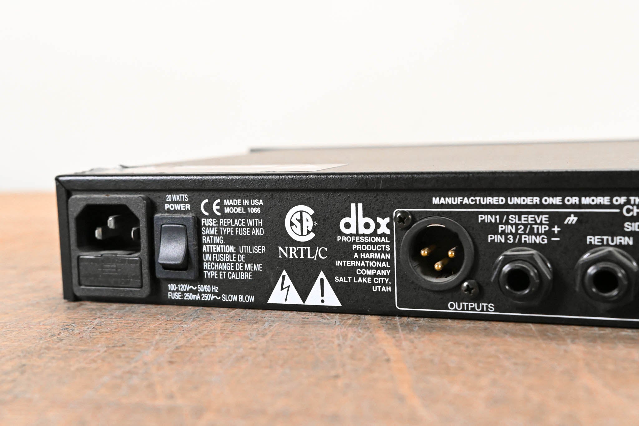 dbx 1066 2-Channel Compressor/Limiter/Gate