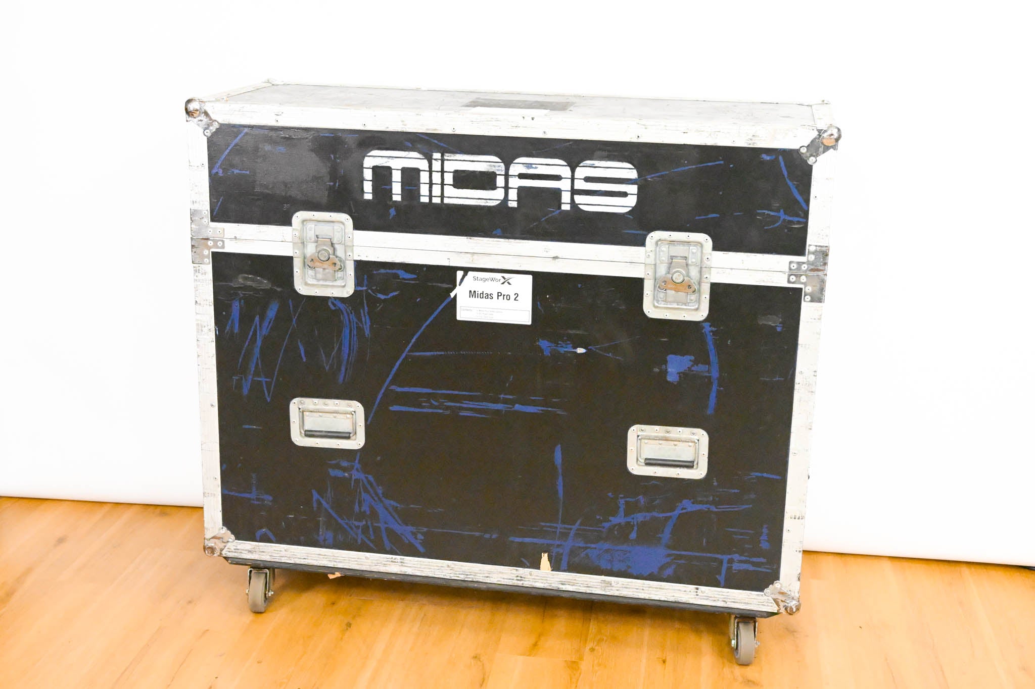 Midas PRO2 Live Digital Audio Mixing Console with Flight Case