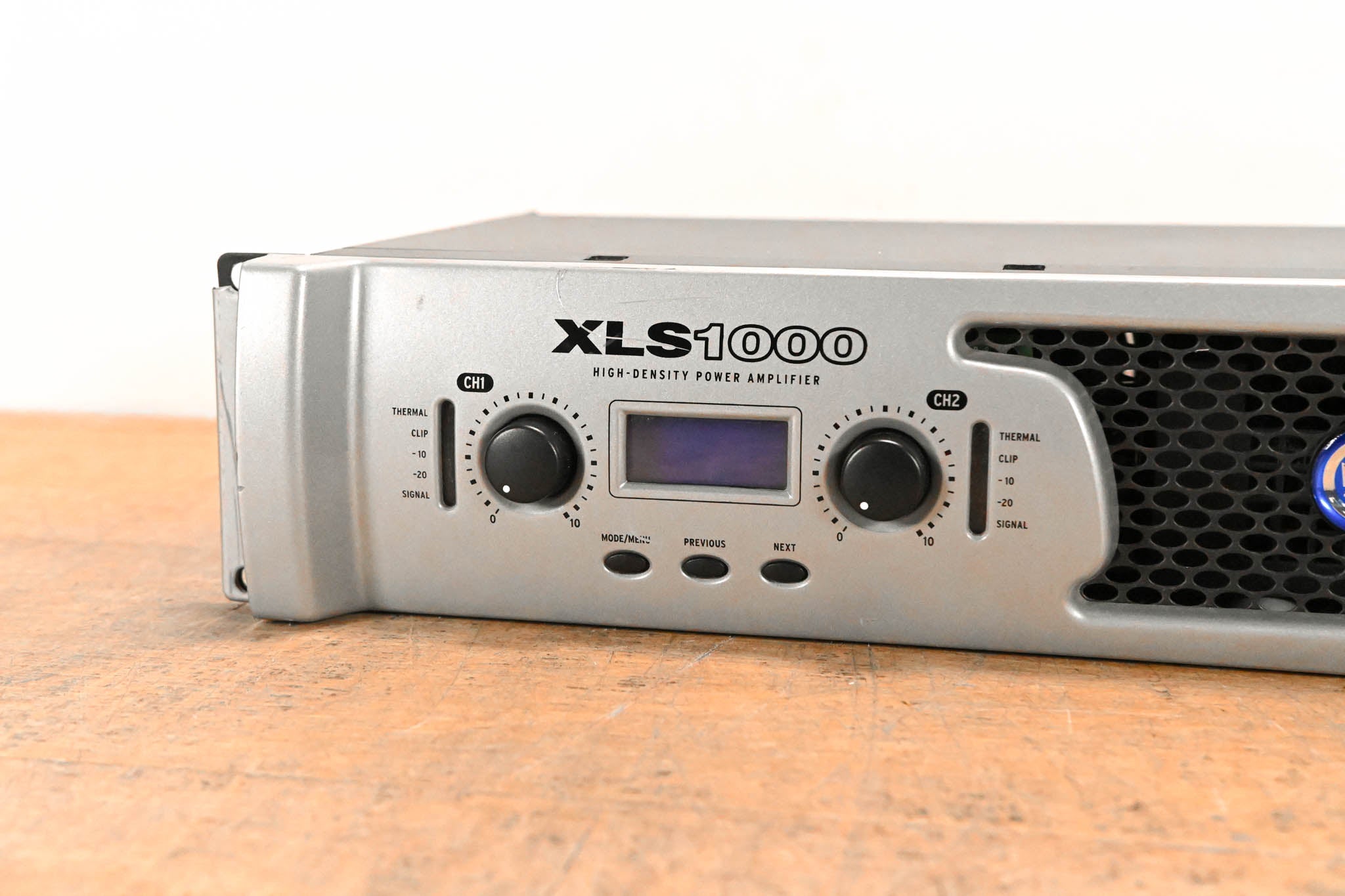 Crown XLS 1000 Two-channel, 350W @ 4Ω Power Amplifier