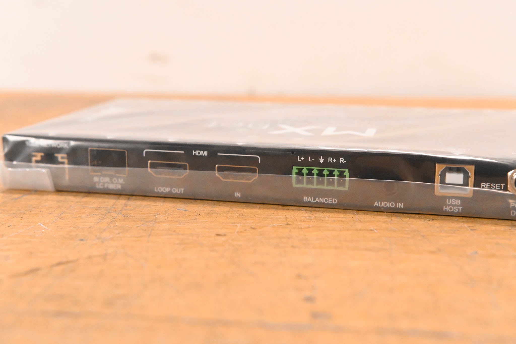 AVPro Edge AC-MXNET-1G-E Encoder/Transmitting IP Device