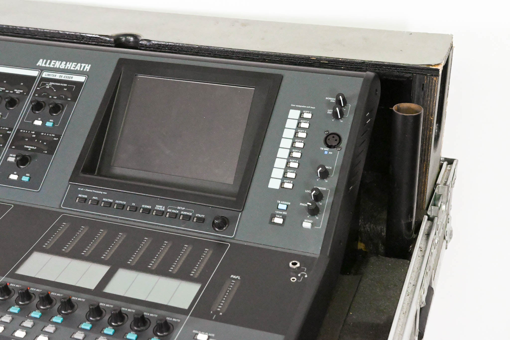 Allen & Heath iLive-T112 Console with Road Case and iDR-48 Stage Box