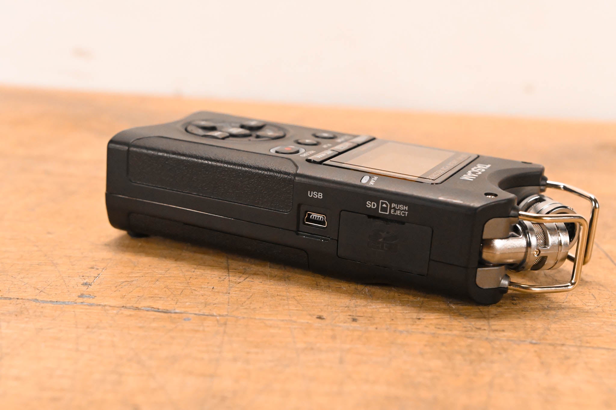 TASCAM DR-40 Handheld 4-Track Recorder