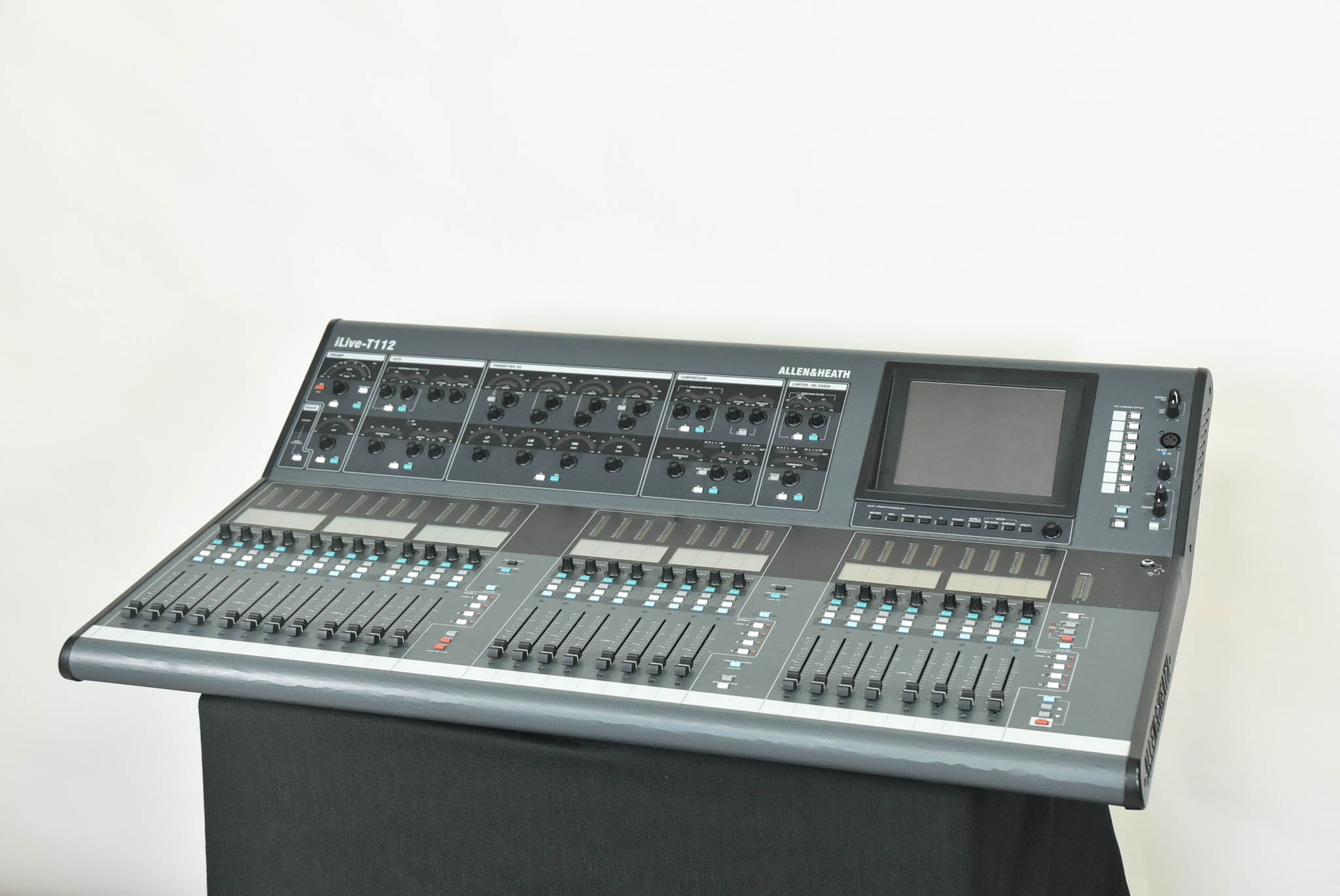 Allen & Heath iLive T112 Digital Mixing Surface with iDR-48