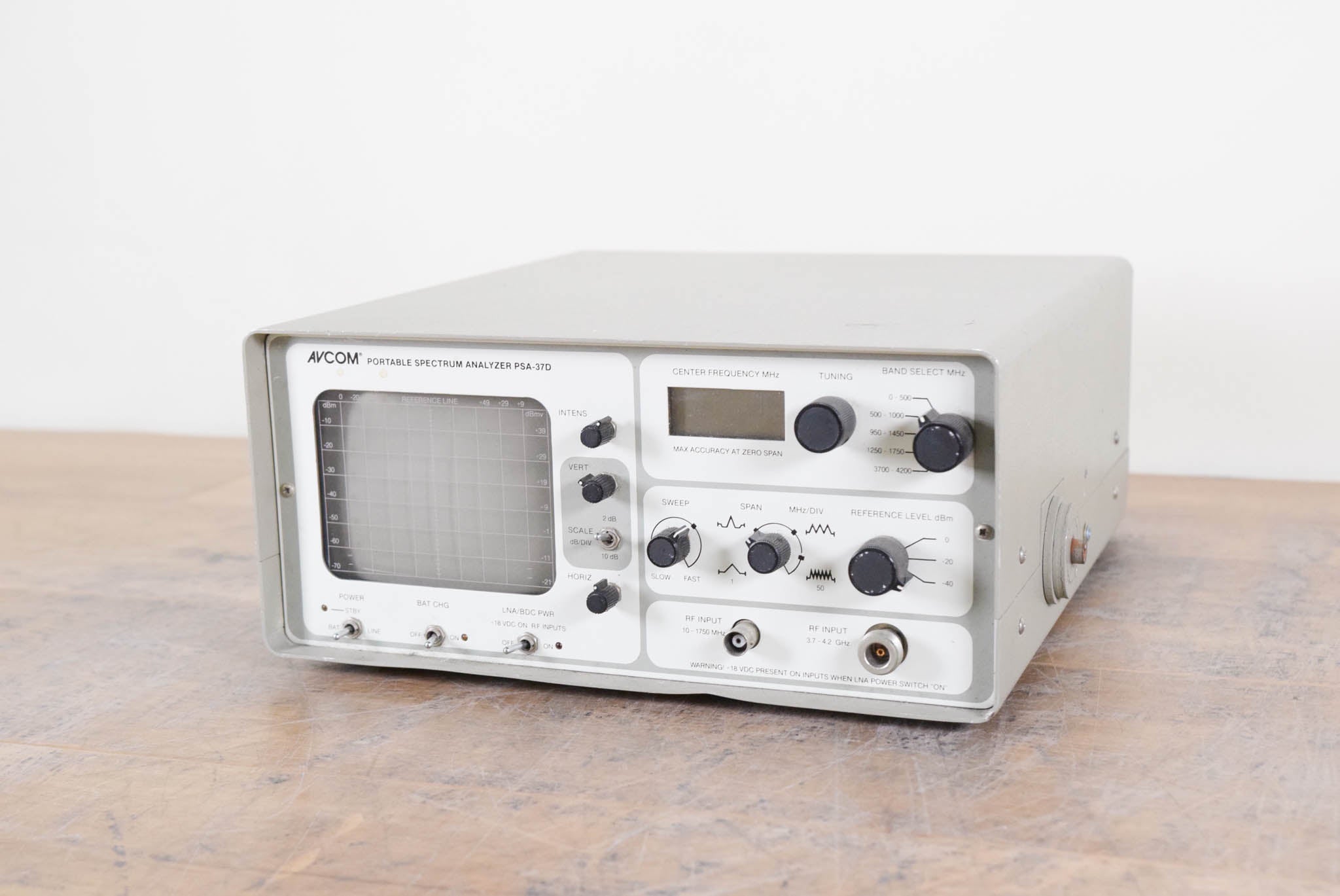 AVCOM PSA-37D Spectrum Analyzer