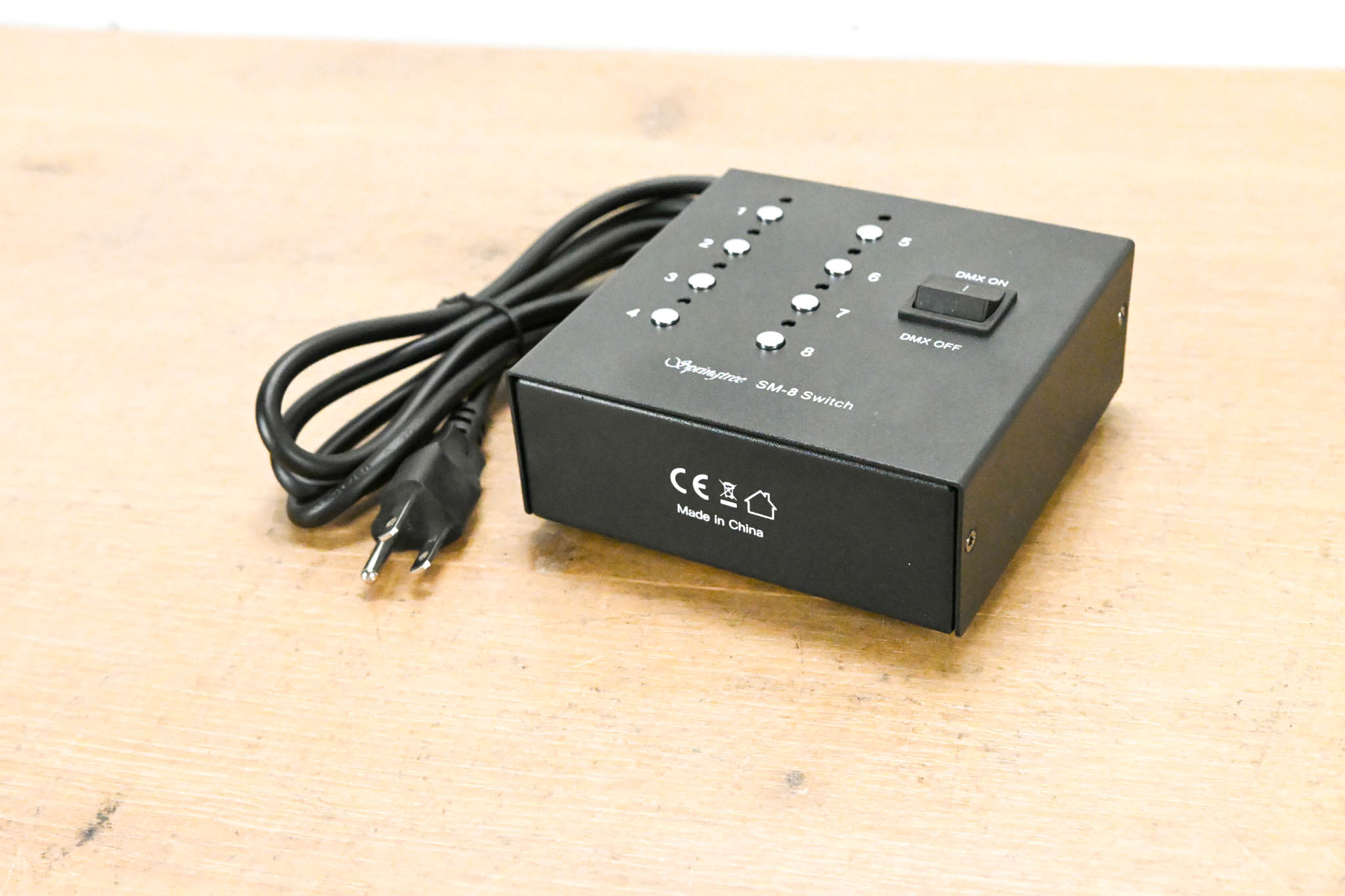 Springtree SM-8-Switch | DMX Desk Station