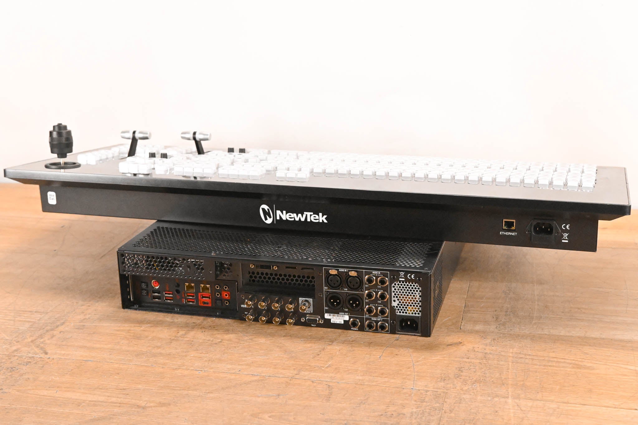 NewTek (Vizrt) TriCaster TC1 Live Production System w/ TC1 Control Panel