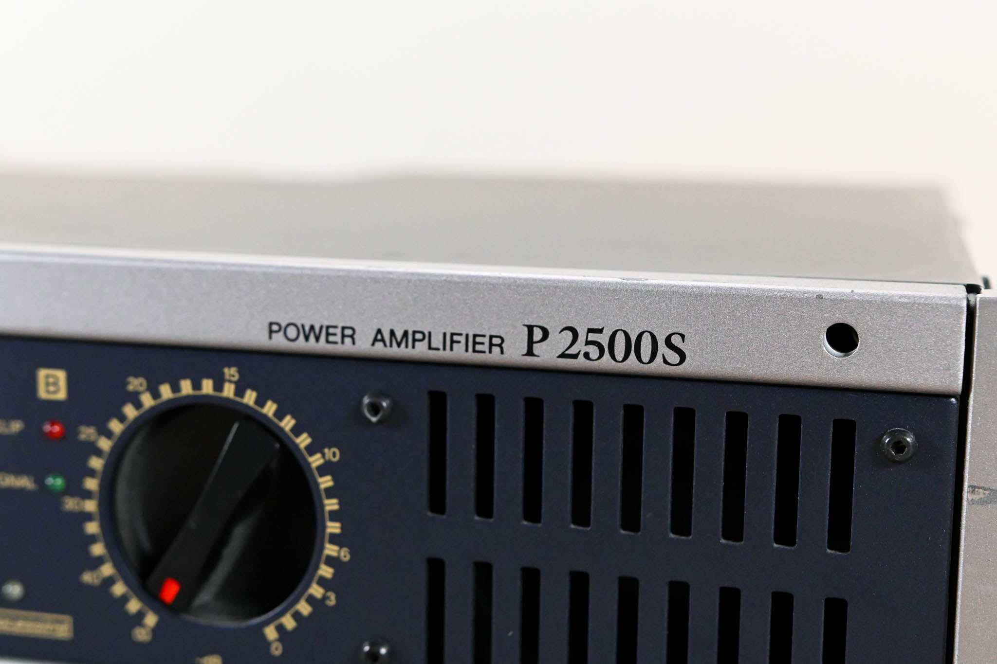 Yamaha P2500S 2-Channel Power Amplifier