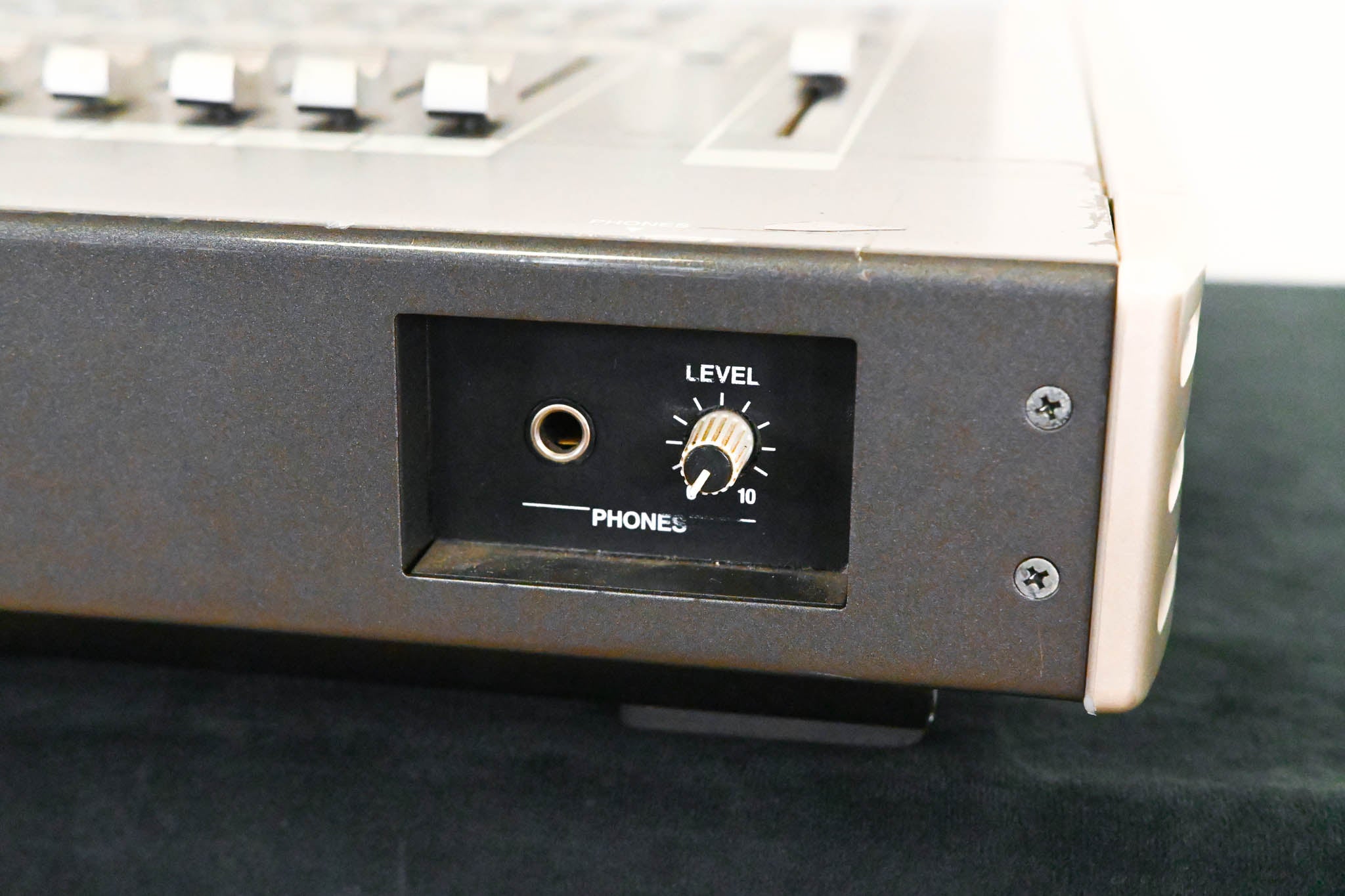 Roland M-400 48-Channel Live Digital Mixing Console CG01WR2