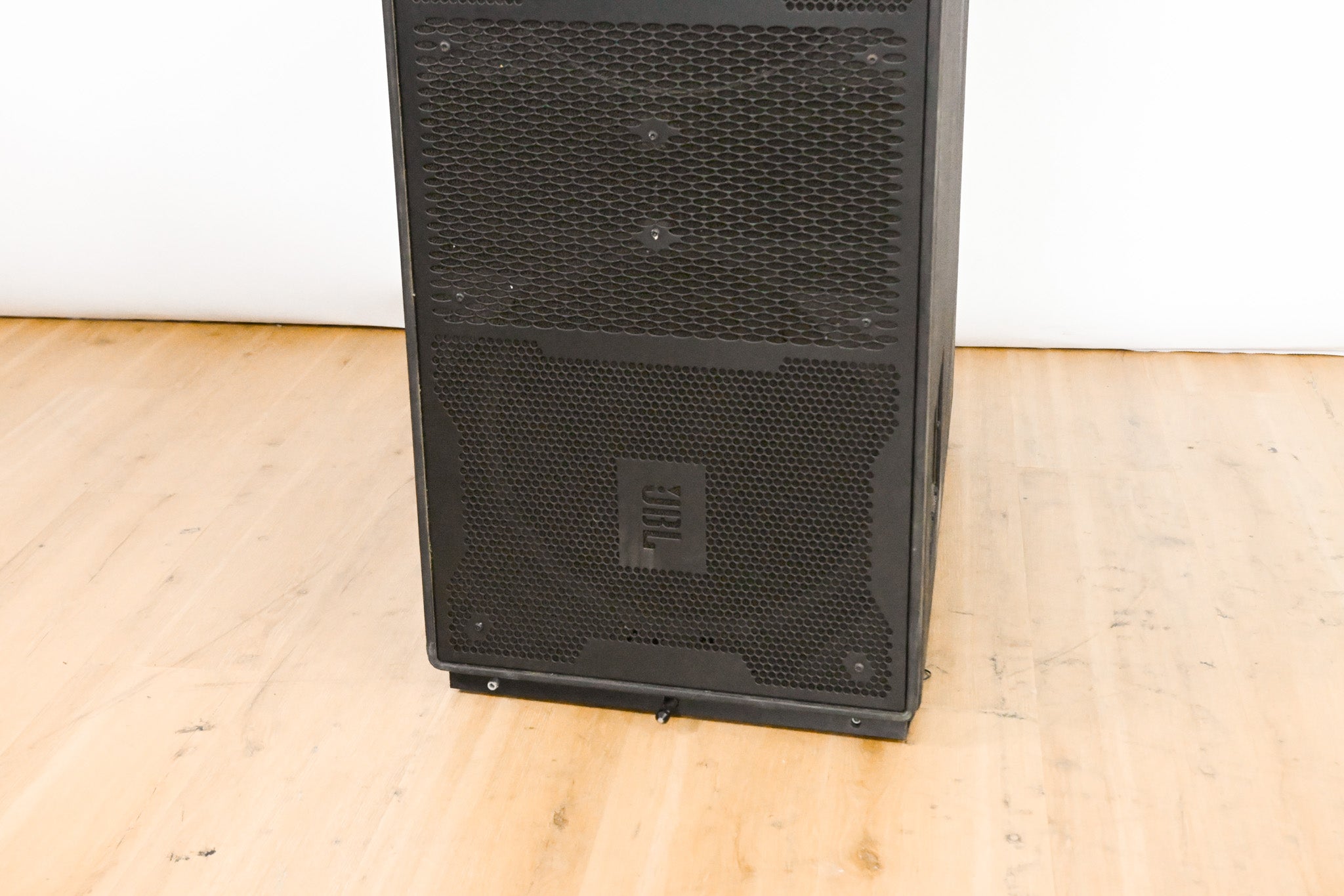 JBL VT4882DP Powered Dual 15" VerTec Line Array Subwoofer