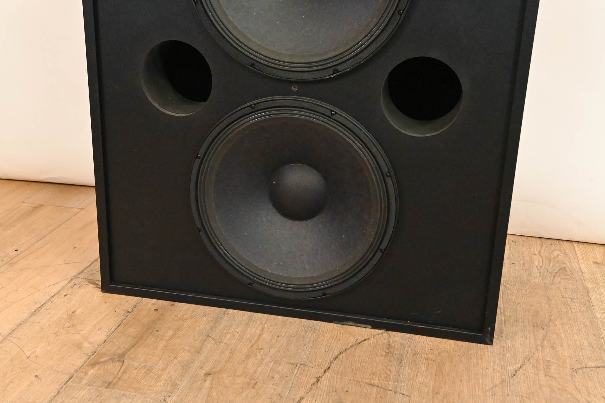 JBL 4739 Dual 15″ Passive Cinema Subwoofer CG01VYV
