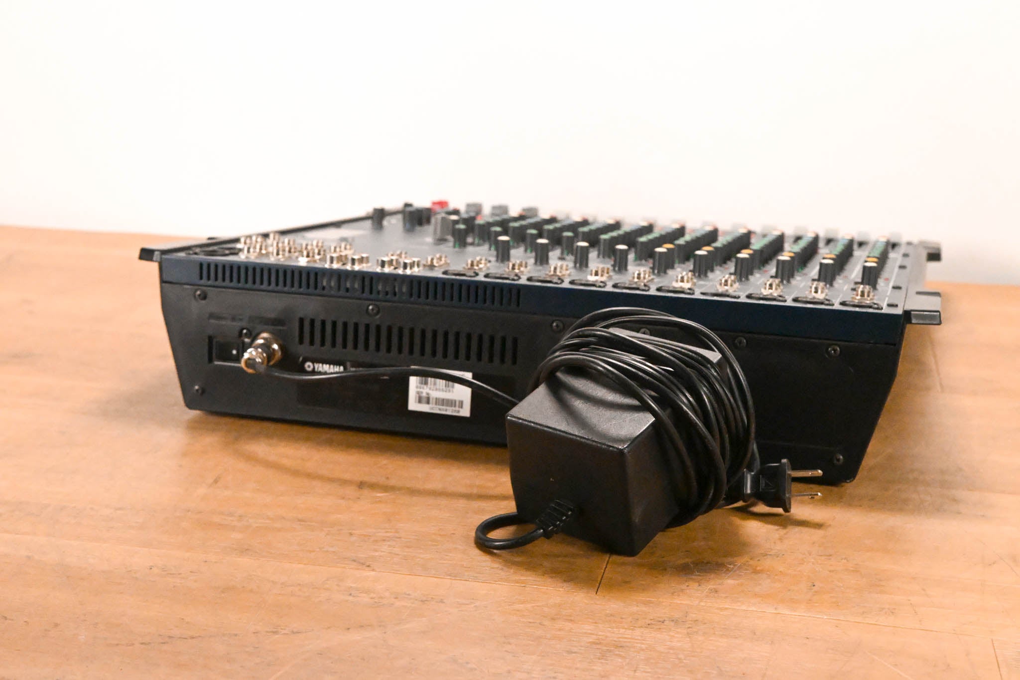 Yamaha MG166CX 16-Channel, 6-Bus Analog Mixer