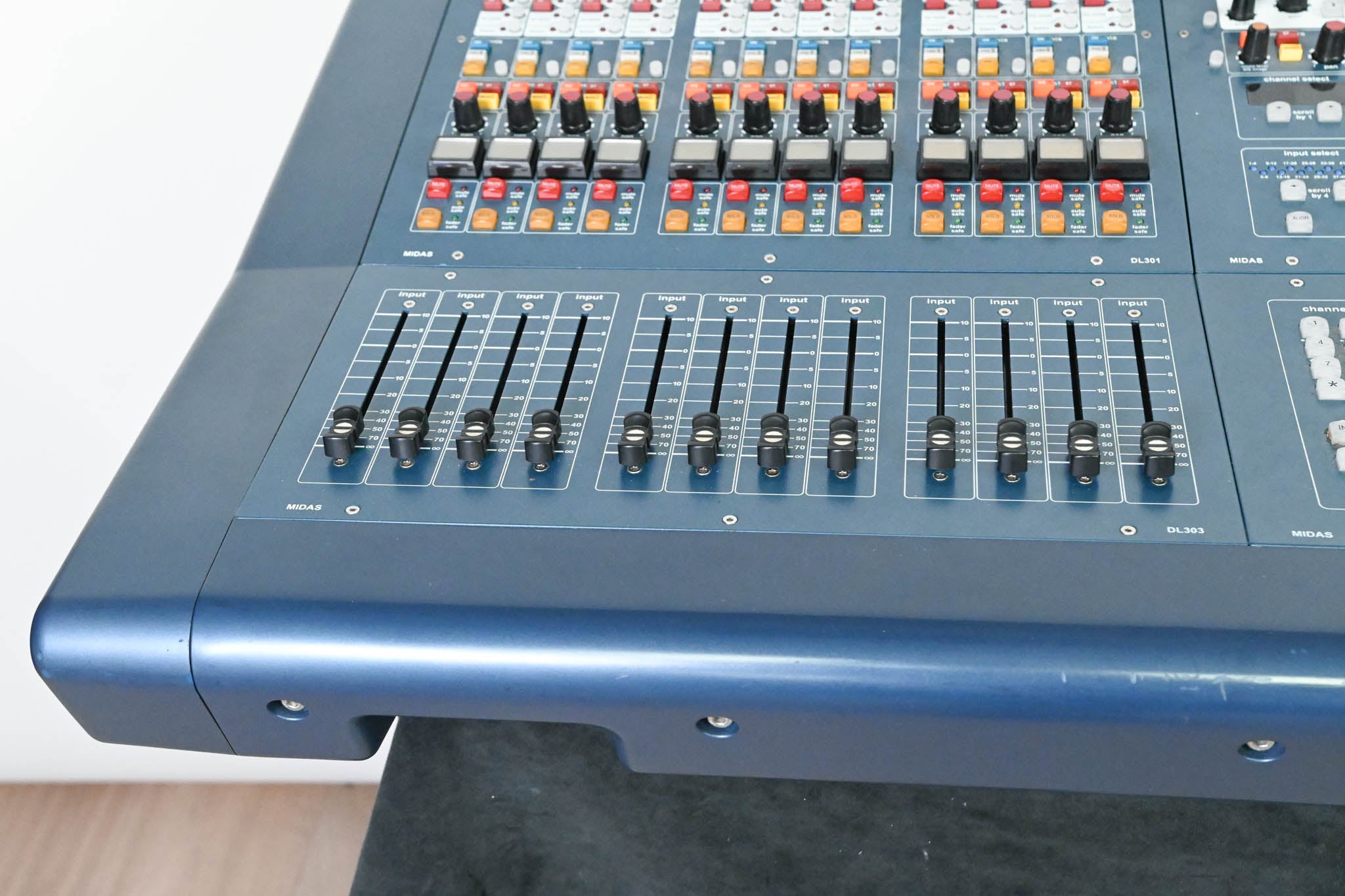 Midas PRO3 Live Digital Audio Mixing Control Surface with DL371 Engine