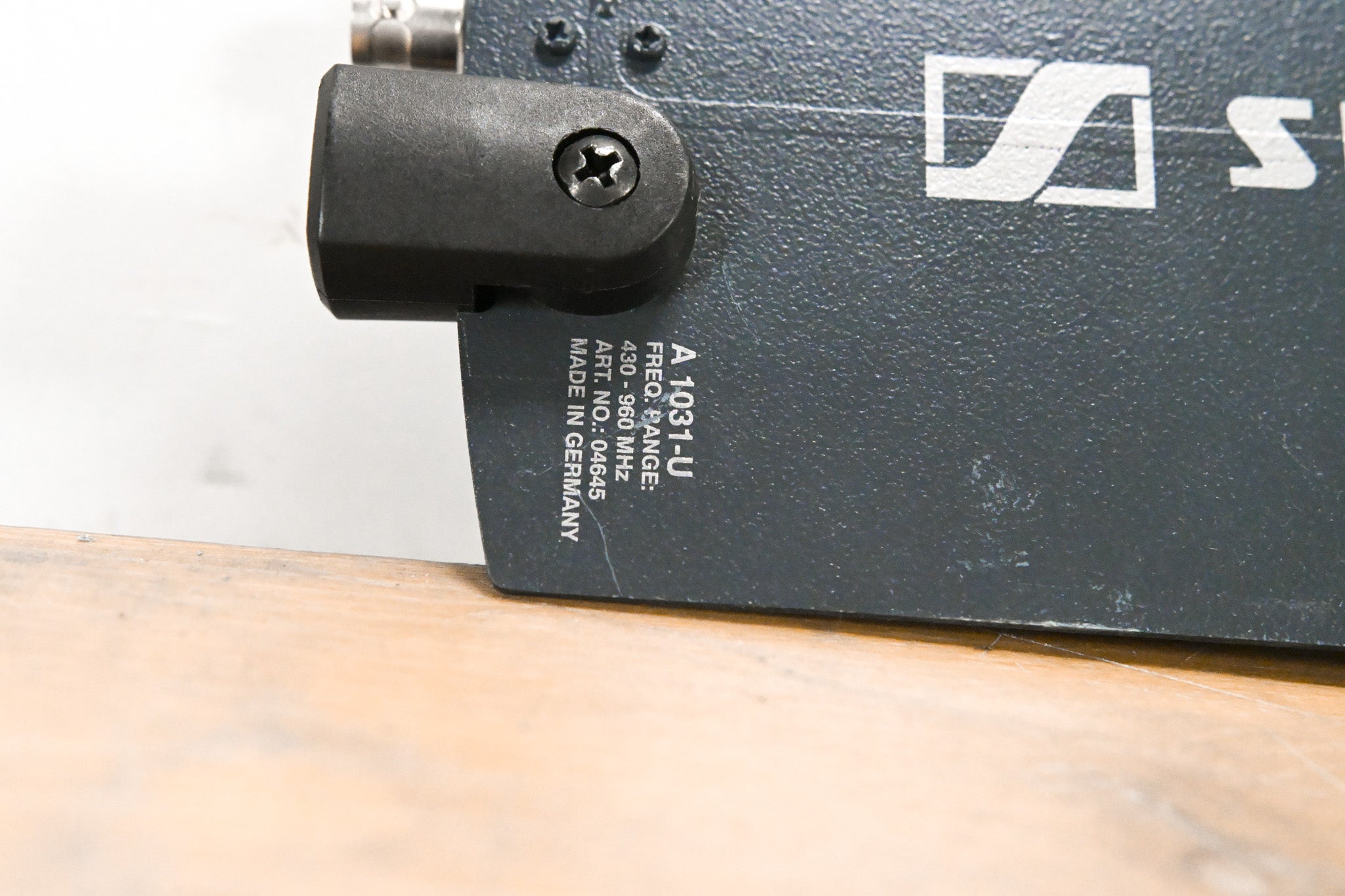 Sennheiser A 1031-U Omnidirectional UHF Antenna