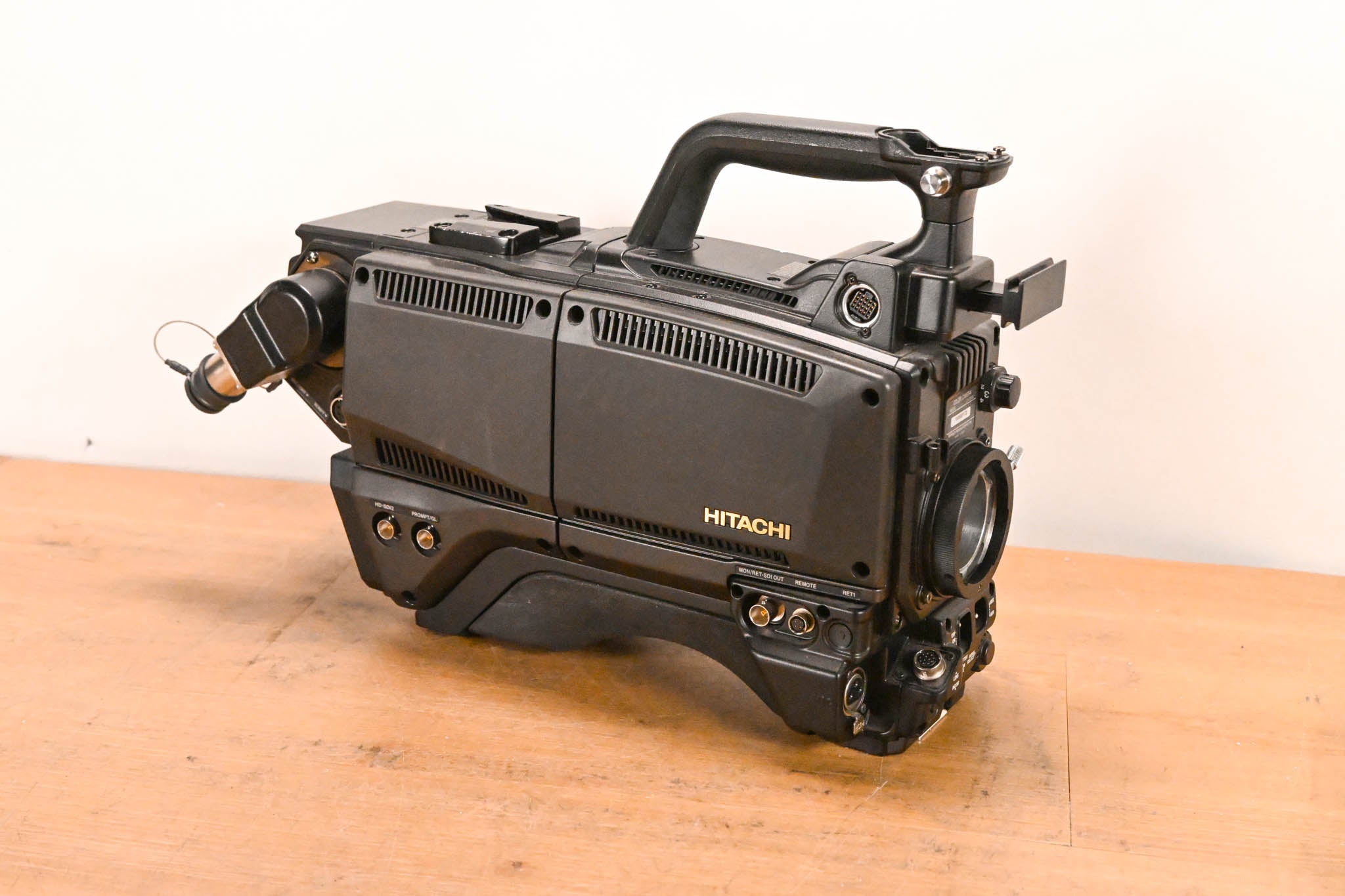 Hitachi Z-HD5000 HDTV Camera with CA-HF1000 Camera Adaptor
