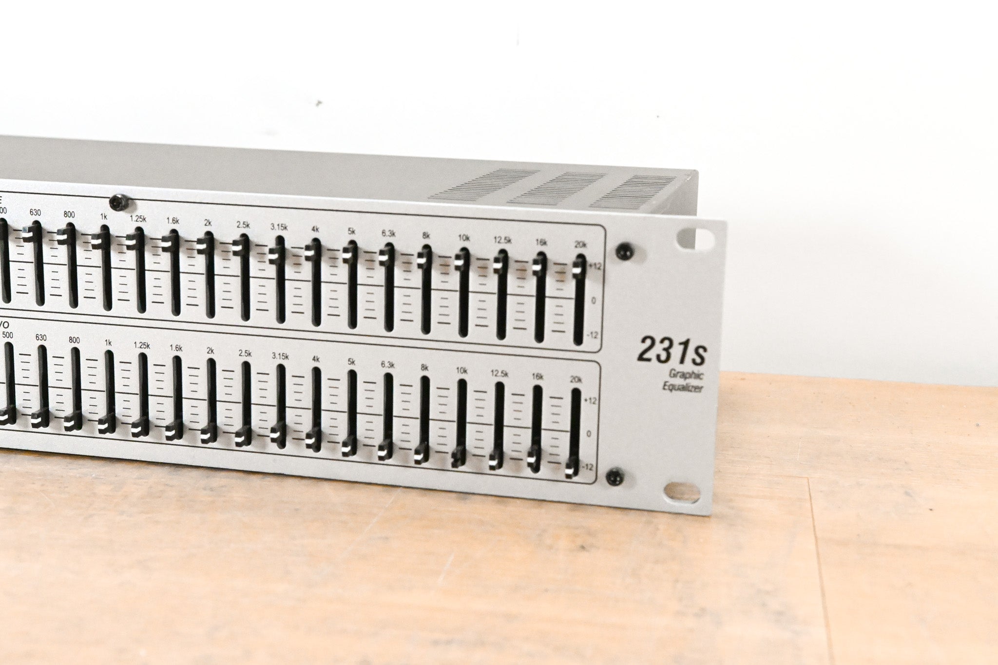 dbx 231s Two-Channel 31-Band Equalizer
