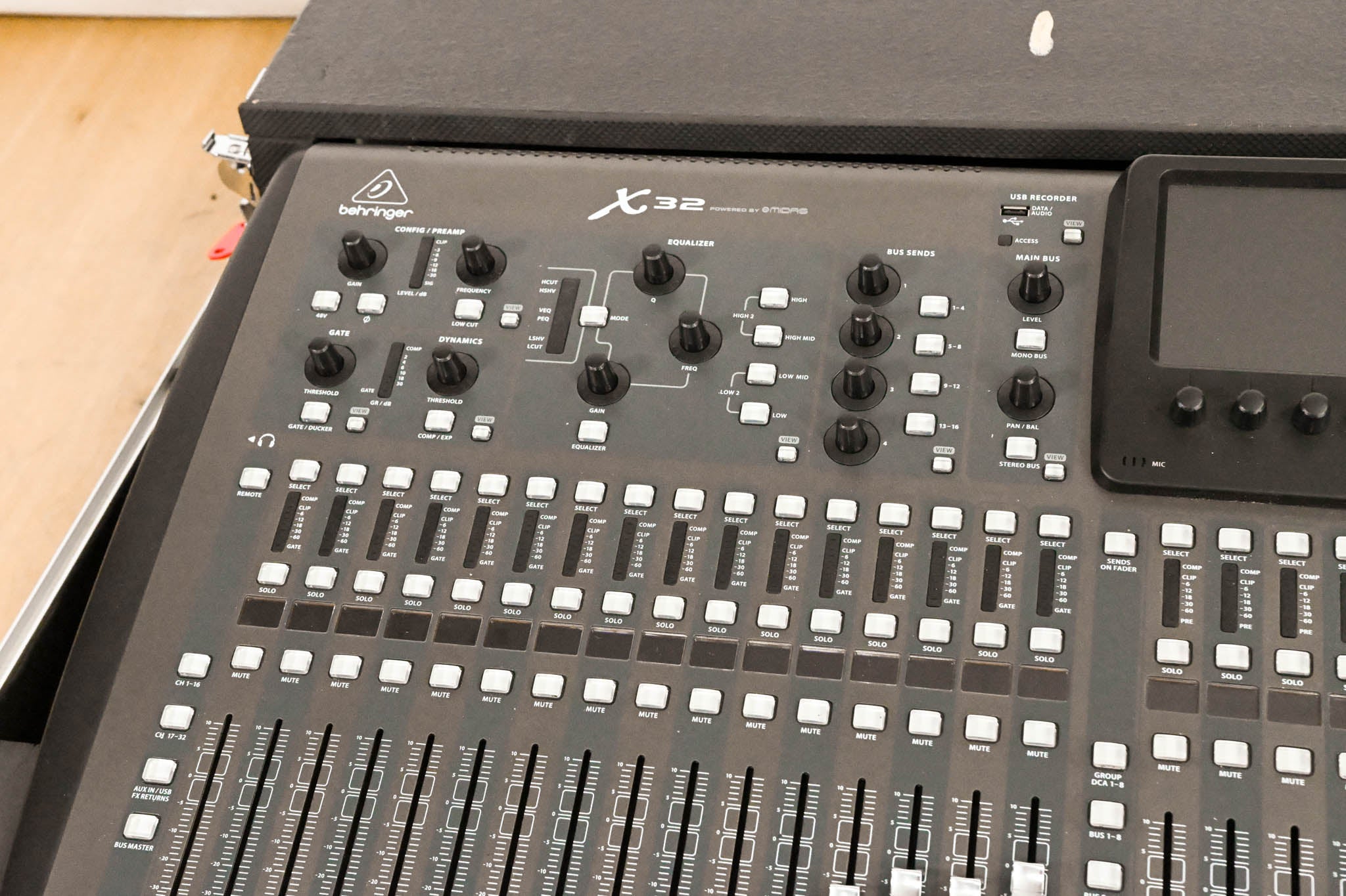 Behringer X32 40-Channel Digital Mixing Console with Road Case