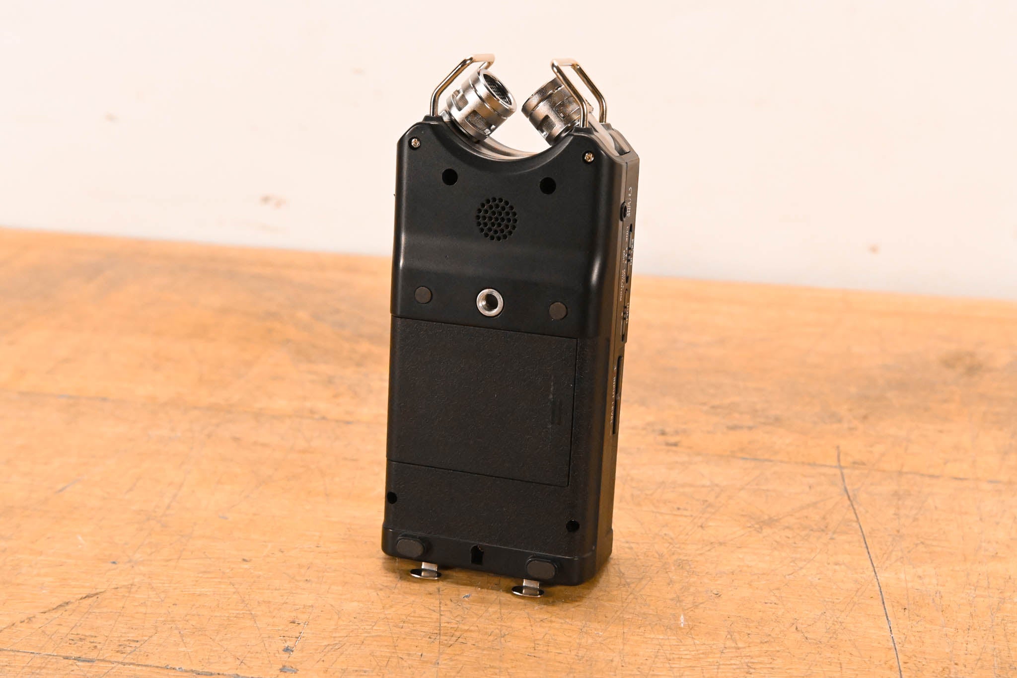 TASCAM DR-40 Handheld 4-Track Recorder