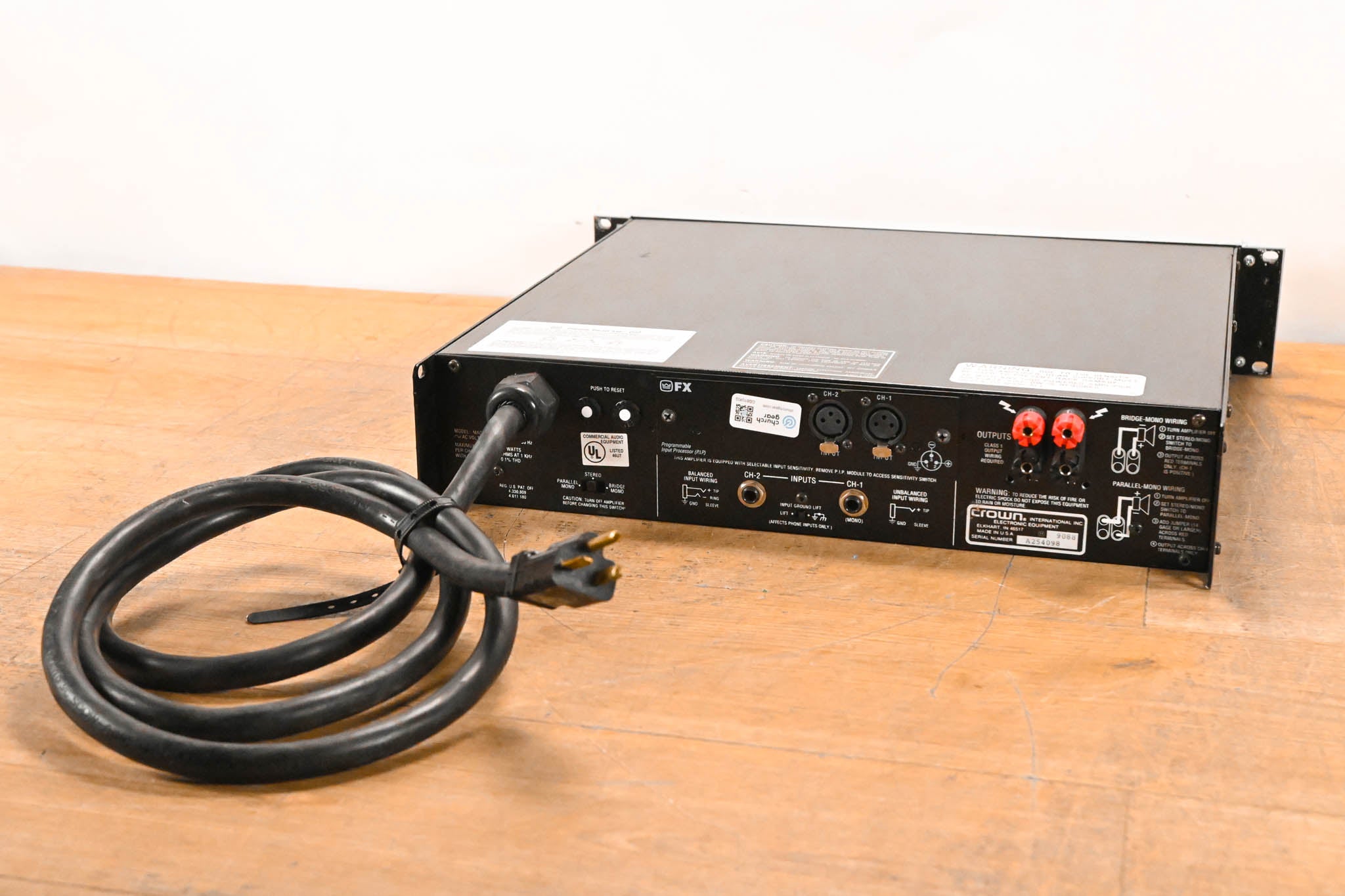 Crown Macro-Tech 2400 2-Channel Power Amplifier