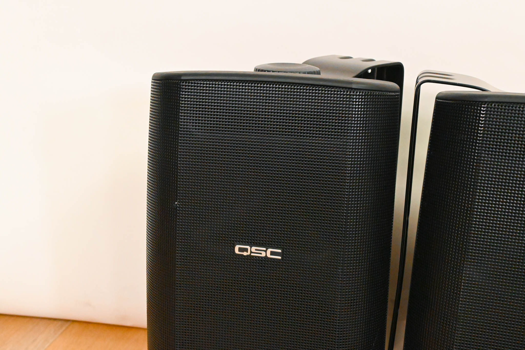 QSC I-82H 8" 2-Way 200-Watt Passive PA Speaker (PAIR)