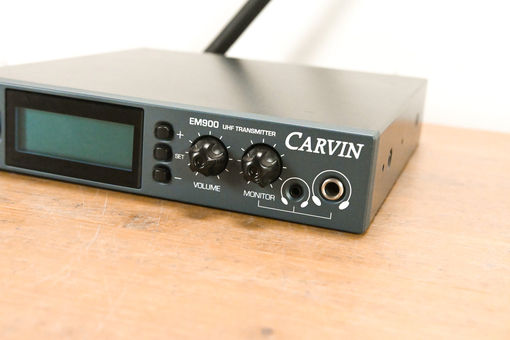 Carvin EM900 Wireless IEM System with EM901 Bodypack - 518-542 MHz