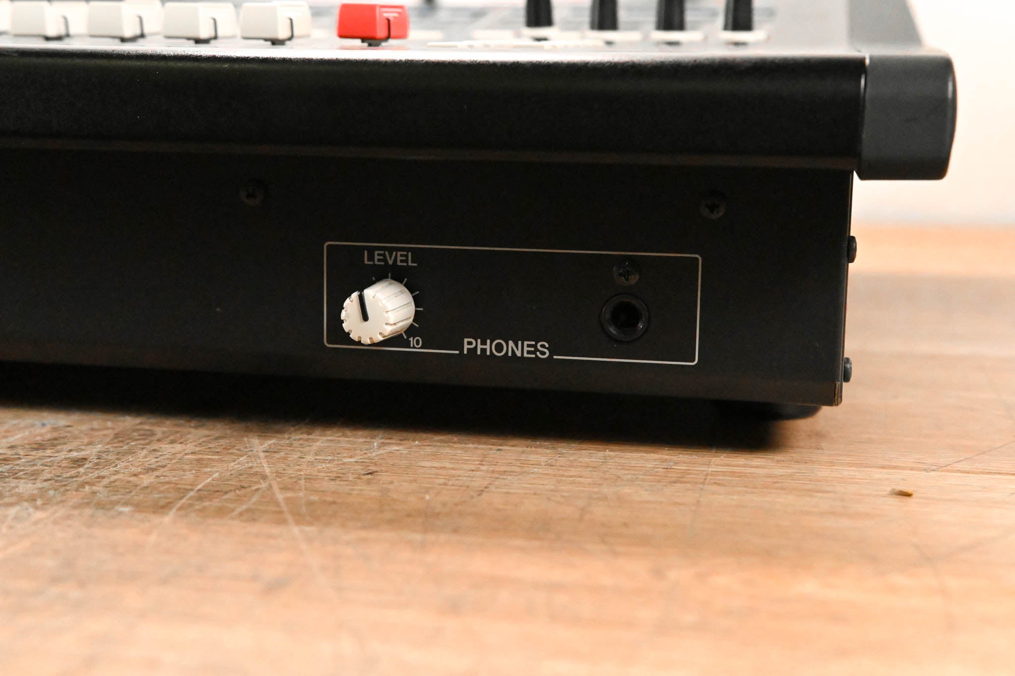Yamaha LS9-32 32-Input Digital Mixing Console