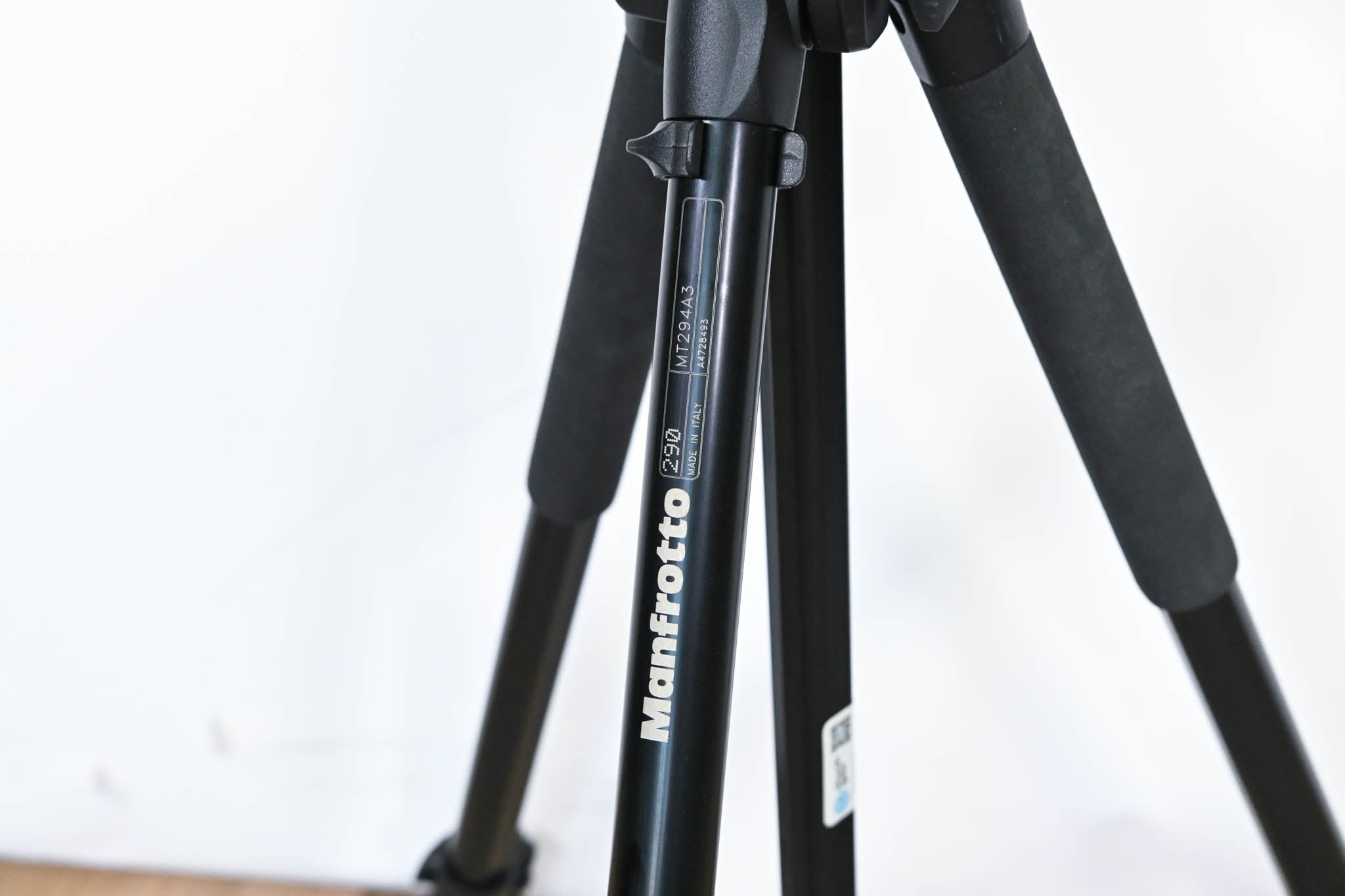 Manfrotto 804RC2 Pan Tilt Head with 290 3-Stage Aluminum Tripod