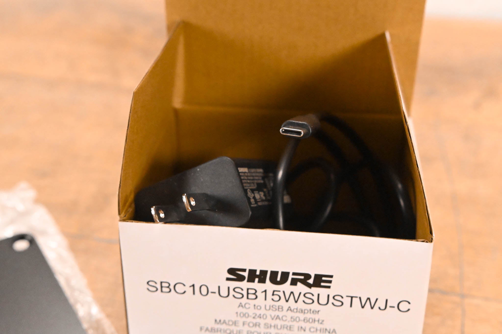 Shure SBC203 Dual-Docking Recharging Station