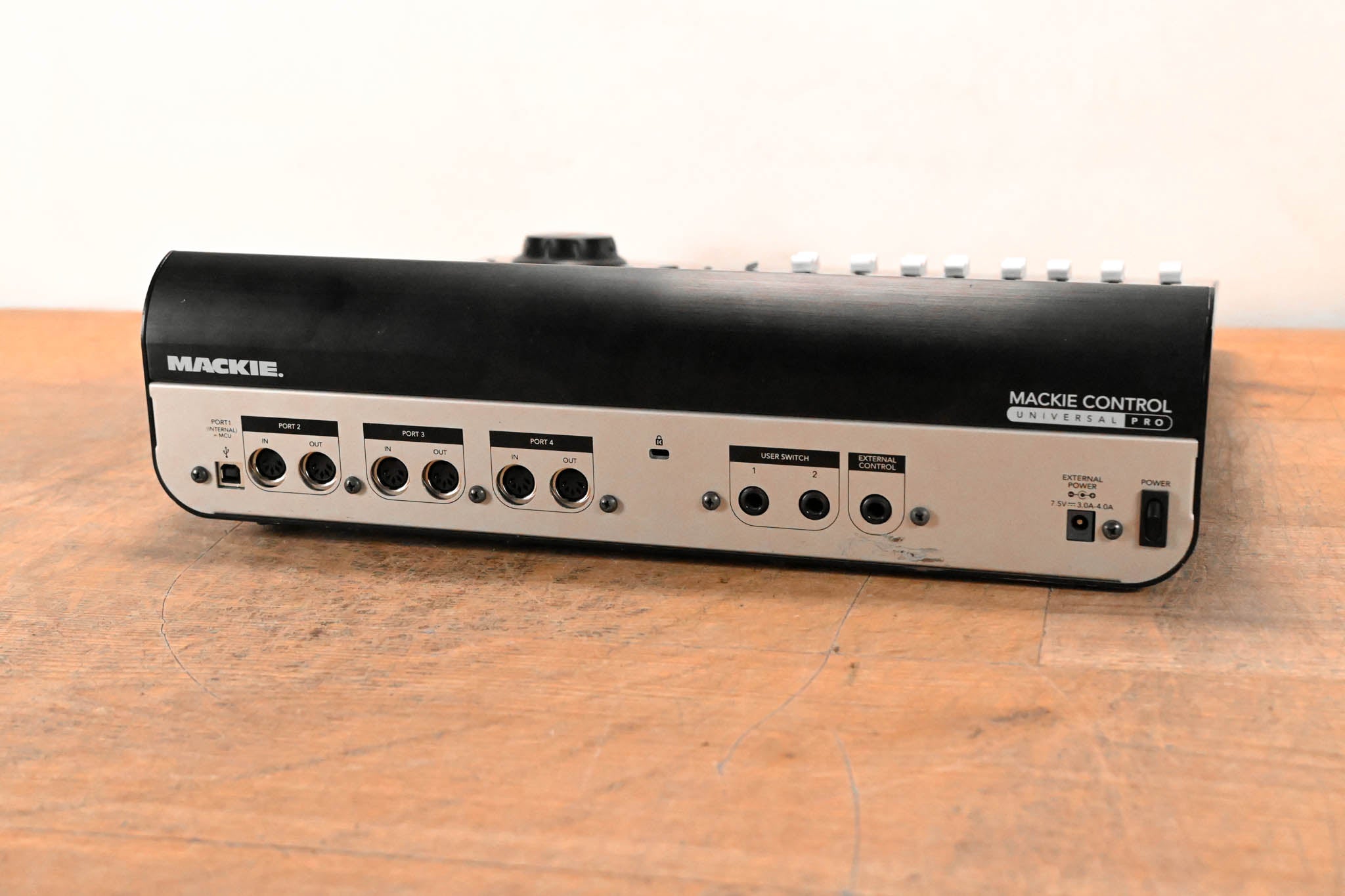 Mackie Control Universal Pro Control Surface (NO POWER SUPPLY)