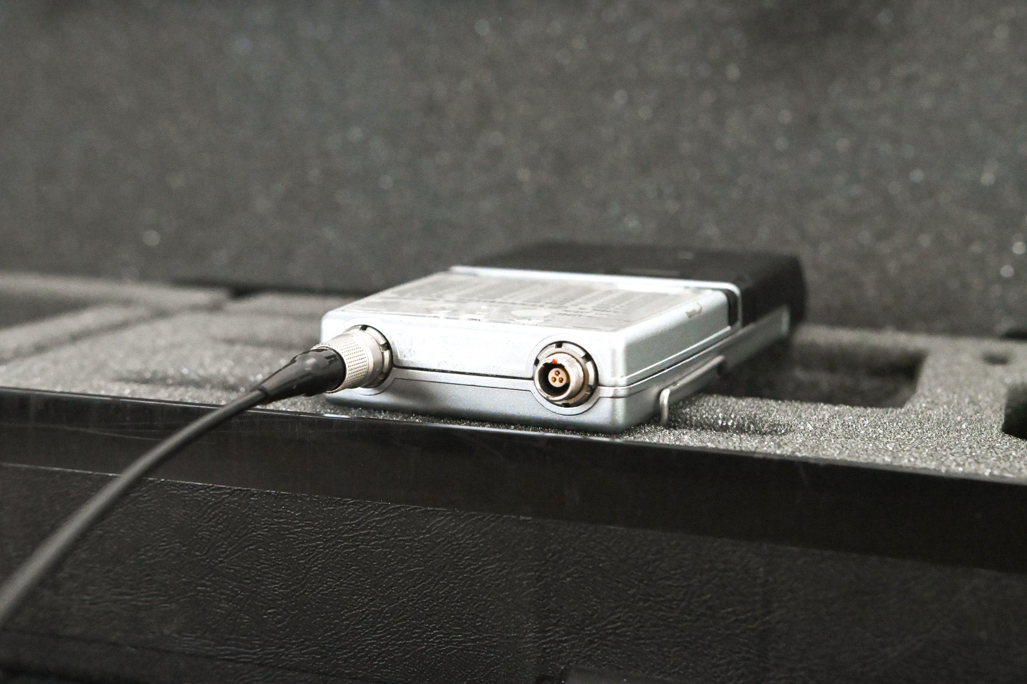 Sennheiser EM 3032-U Mikroport Receiver w/ SK250 Bodypacks 584-608 MHz