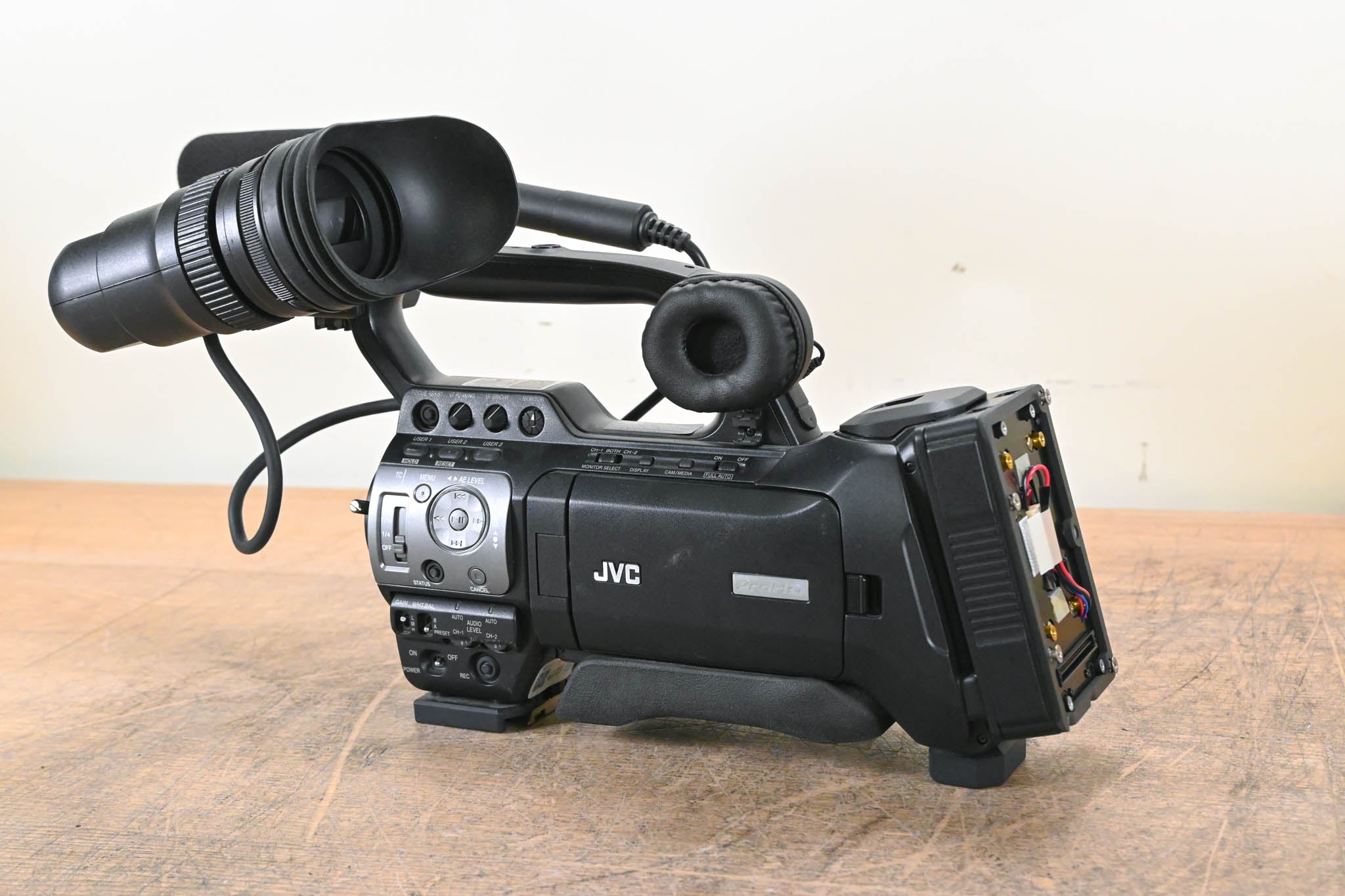 JVC GY-HM790CHU ProHD ENG / Studio Camera