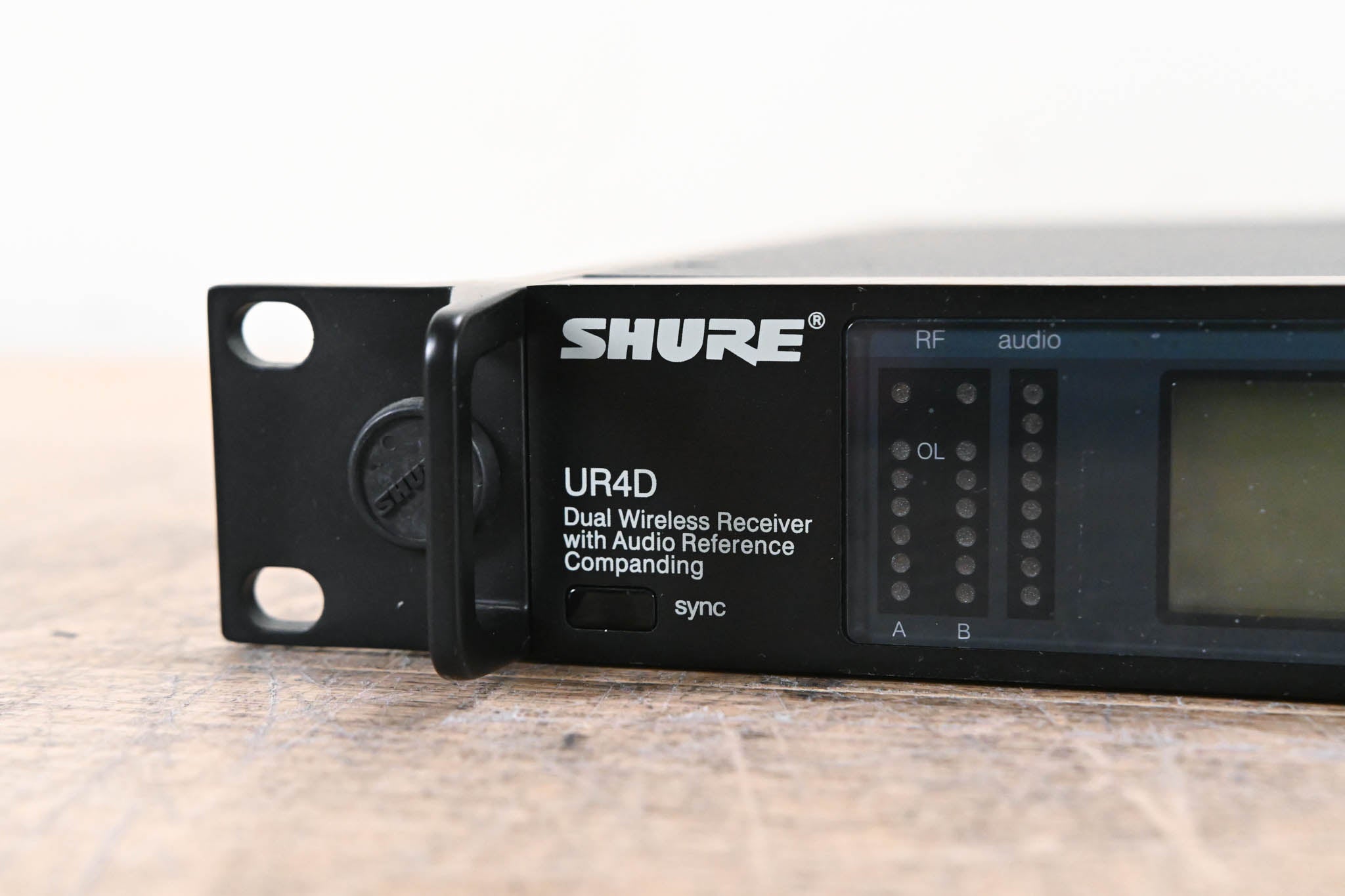 Shure UR4D Dual Wireless Receiver - H4 Band: 518-578 MHz