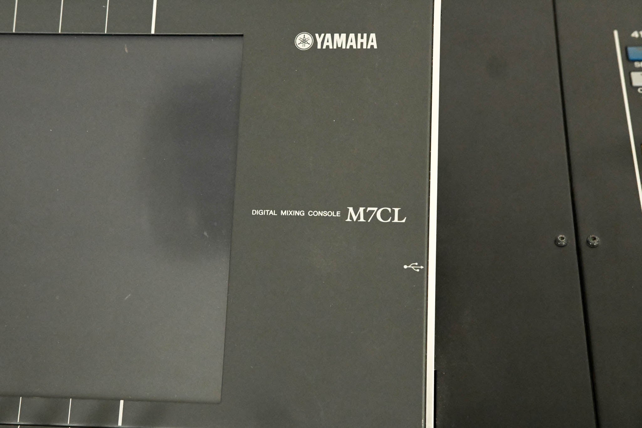 Yamaha M7CL-48 48-Channel Digital Audio Mixing Console