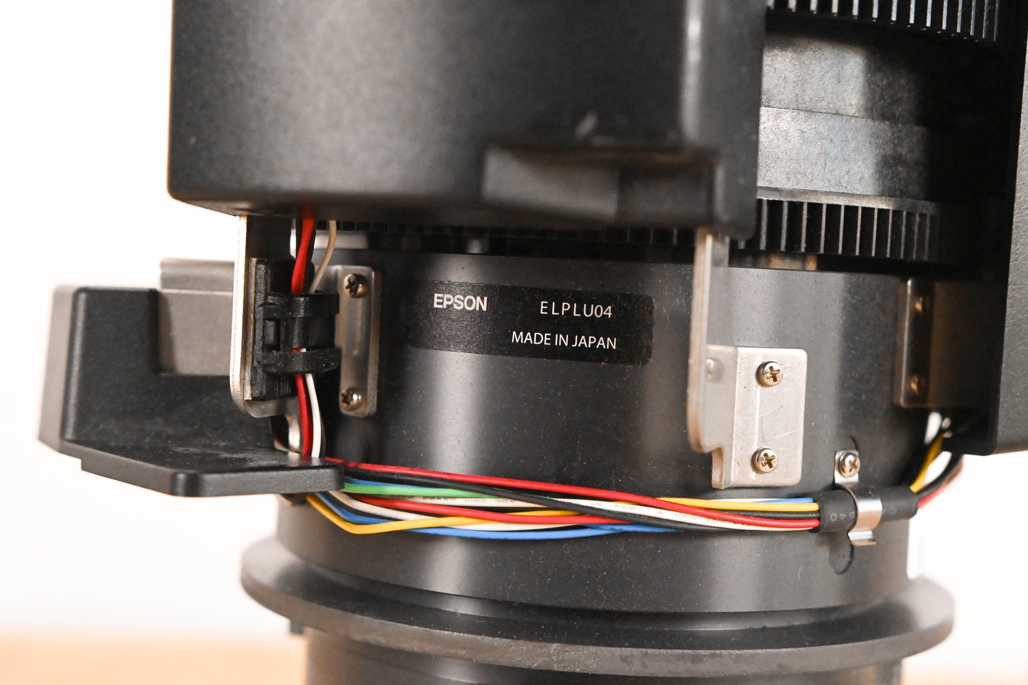 Epson ELPLU04 Short-Throw Zoom Lens #2