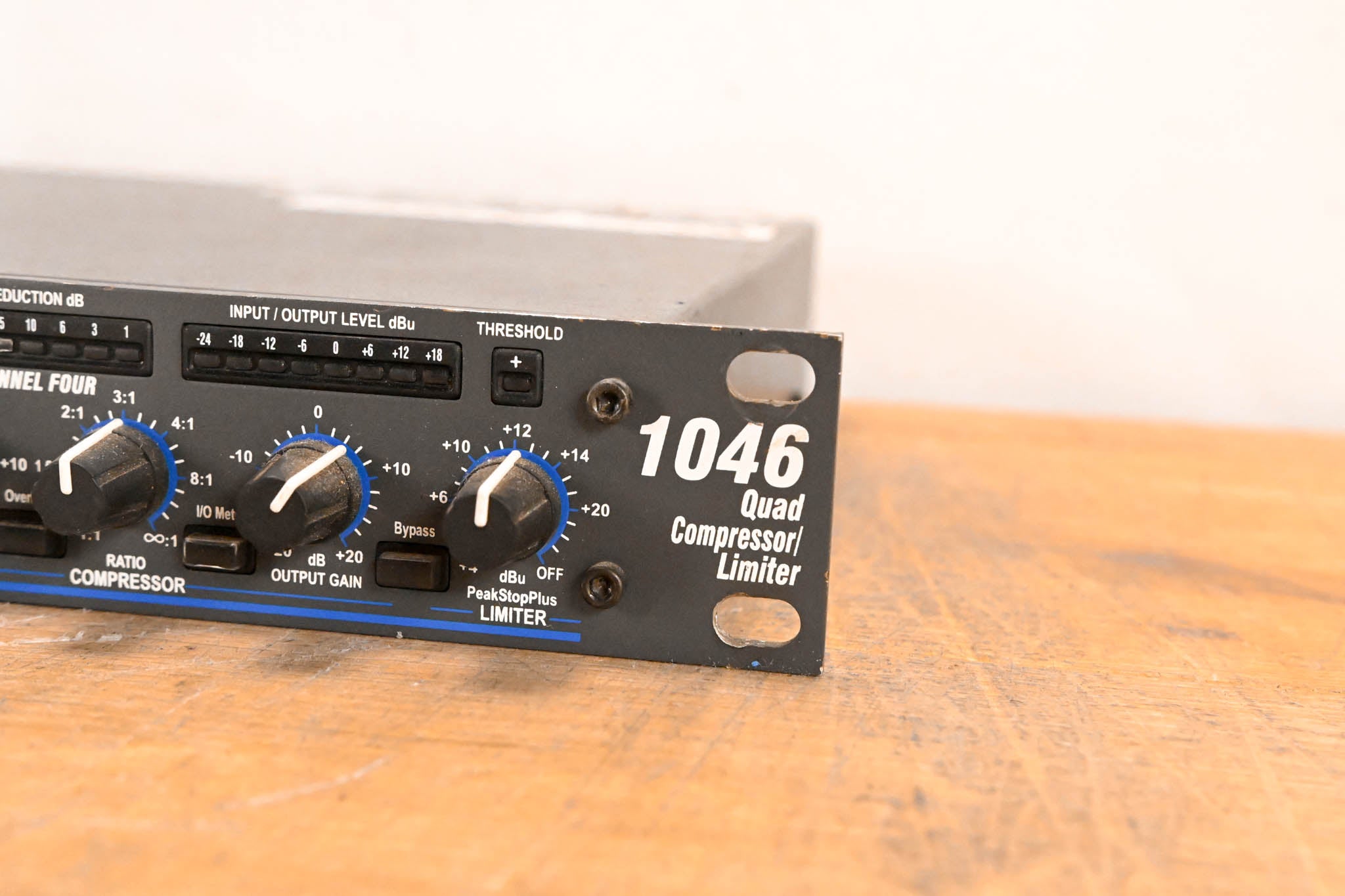 dbx 1046 Quad Compressor/Limiter