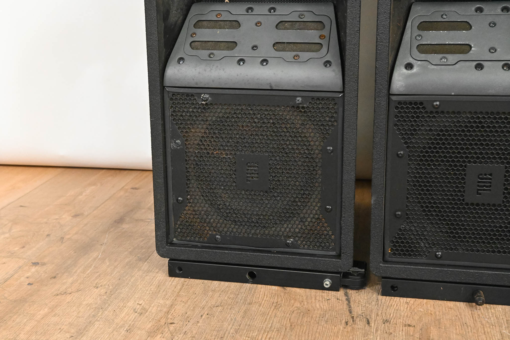 JBL VT4887 Compact Bi-Amplified 3-Way Line Array Element (PAIR)