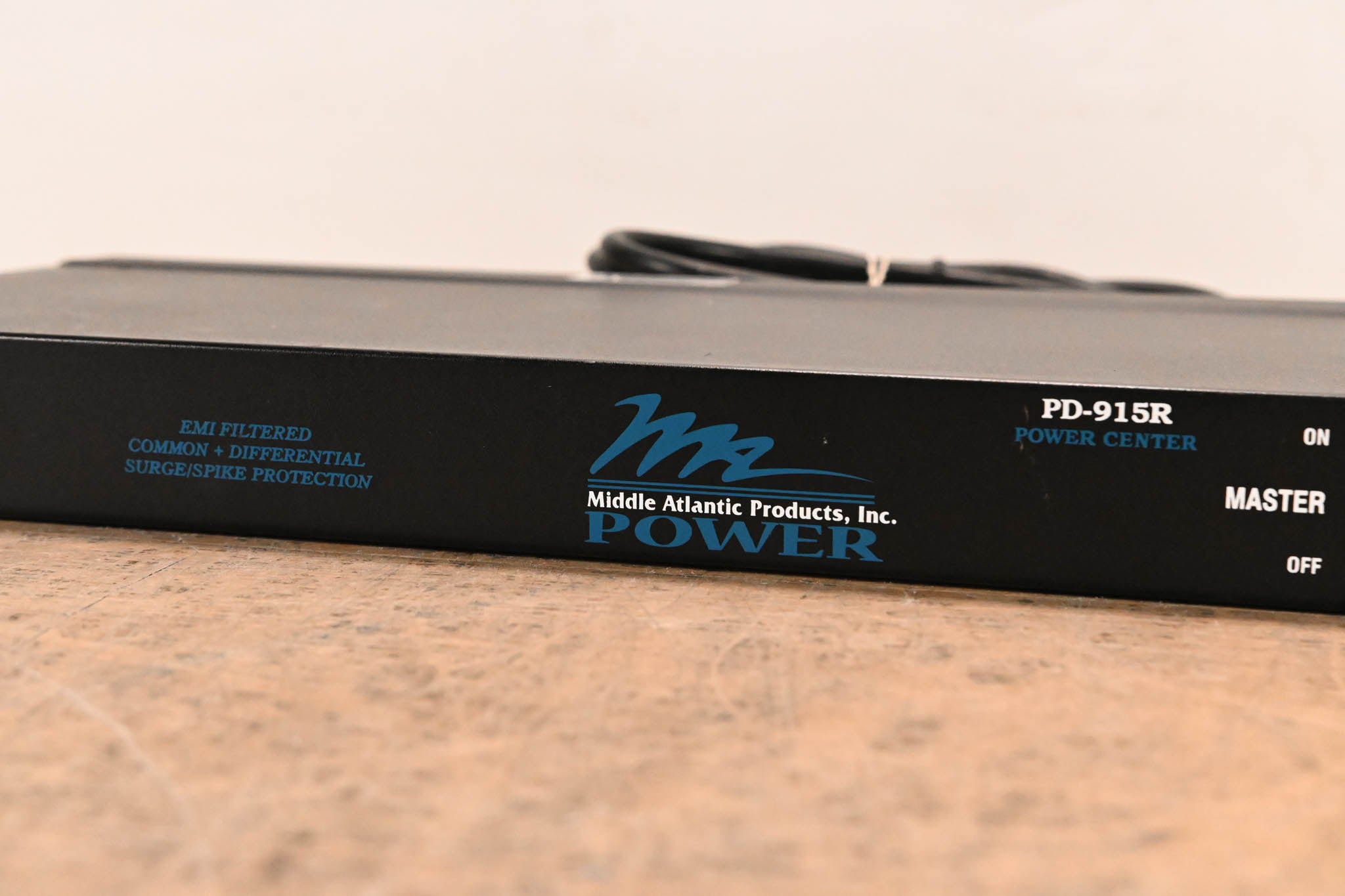 Middle Atlantic PD-915R 9-Outlet Rackmount Power Distribution Unit