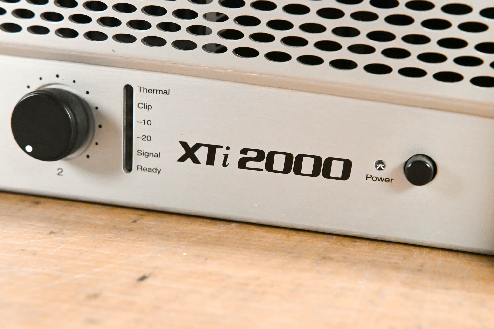 Crown XTi 2000 2-Channel Power Amplifier with DSP