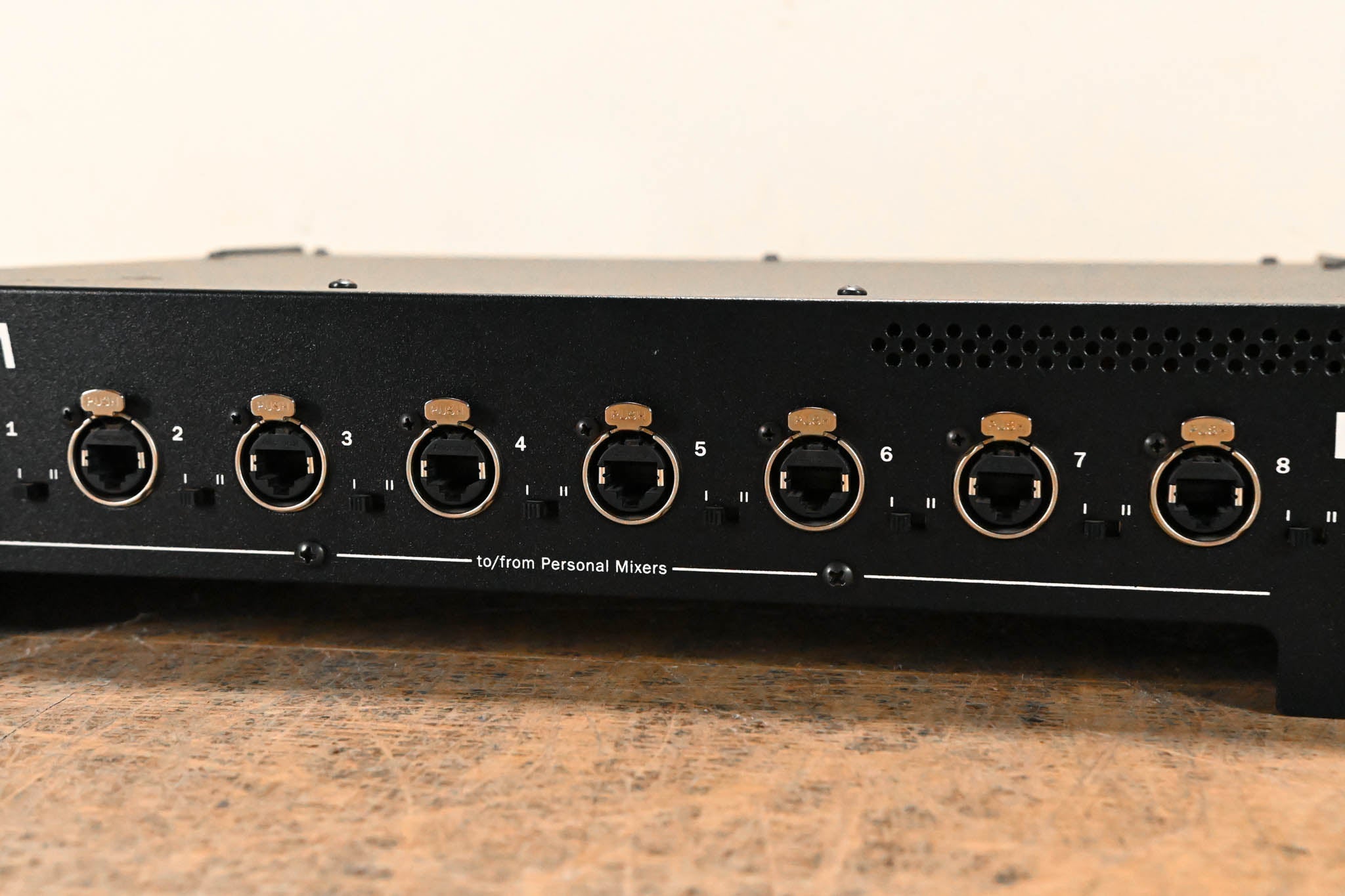 Aviom D800 A-Net Distributor