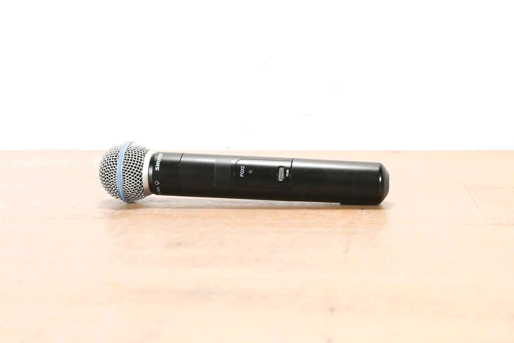 Shure PGX24/BETA58A Handheld Wireless System - L5 Band: 644-662 MHz