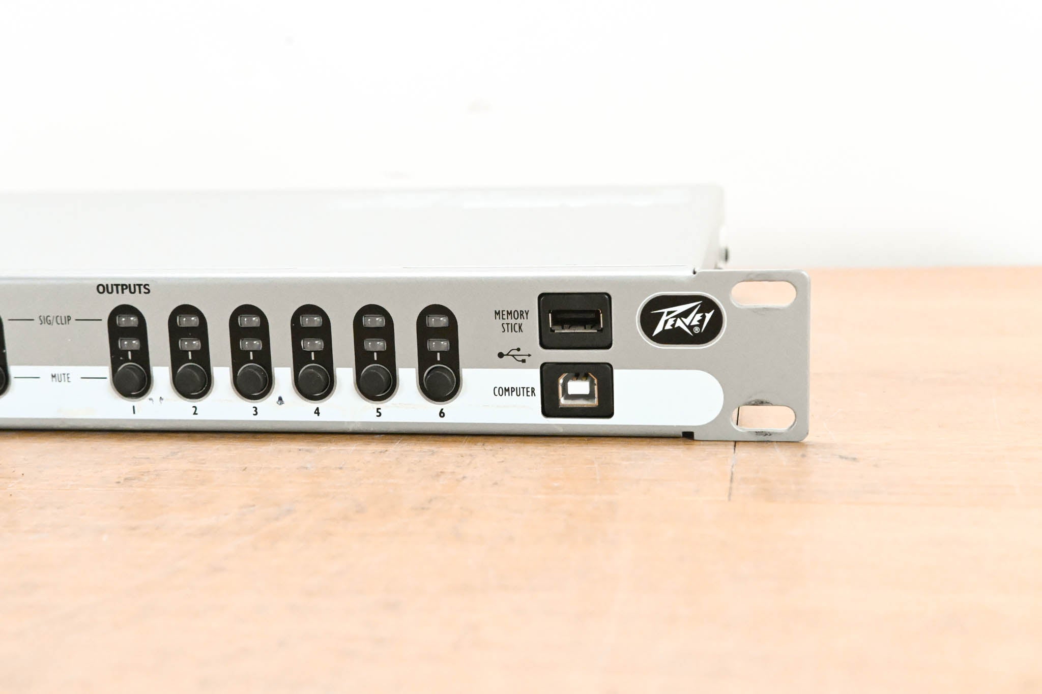 Peavey VSX 26 DSP Speaker Controller