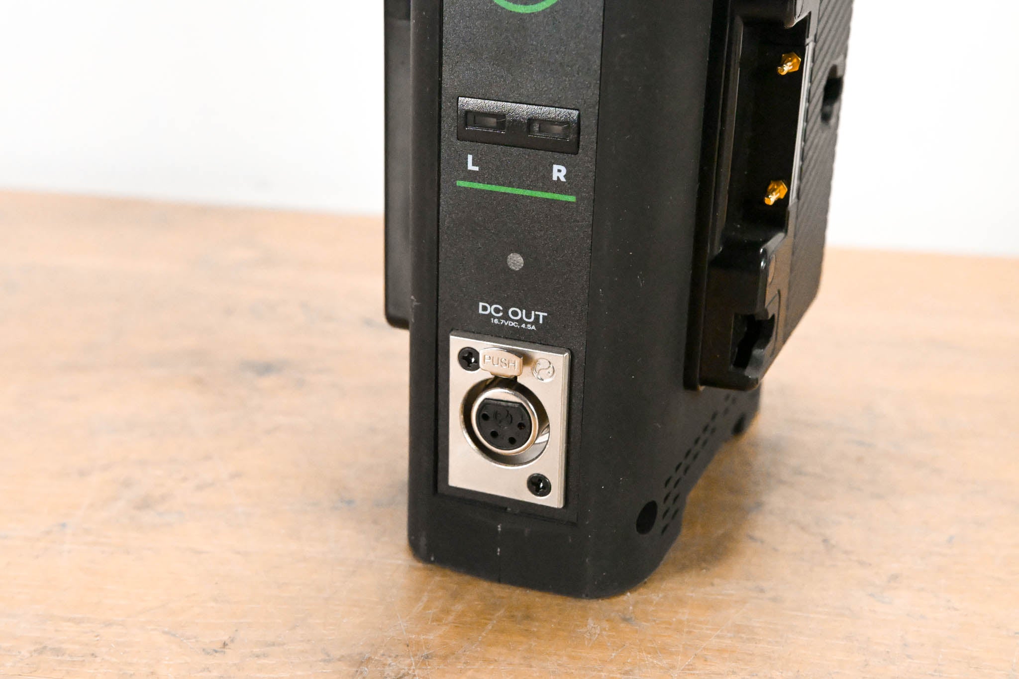 Anton Bauer GM2 Dual-Bay Charger with 4-Pin XLR Output (Gold Mount)