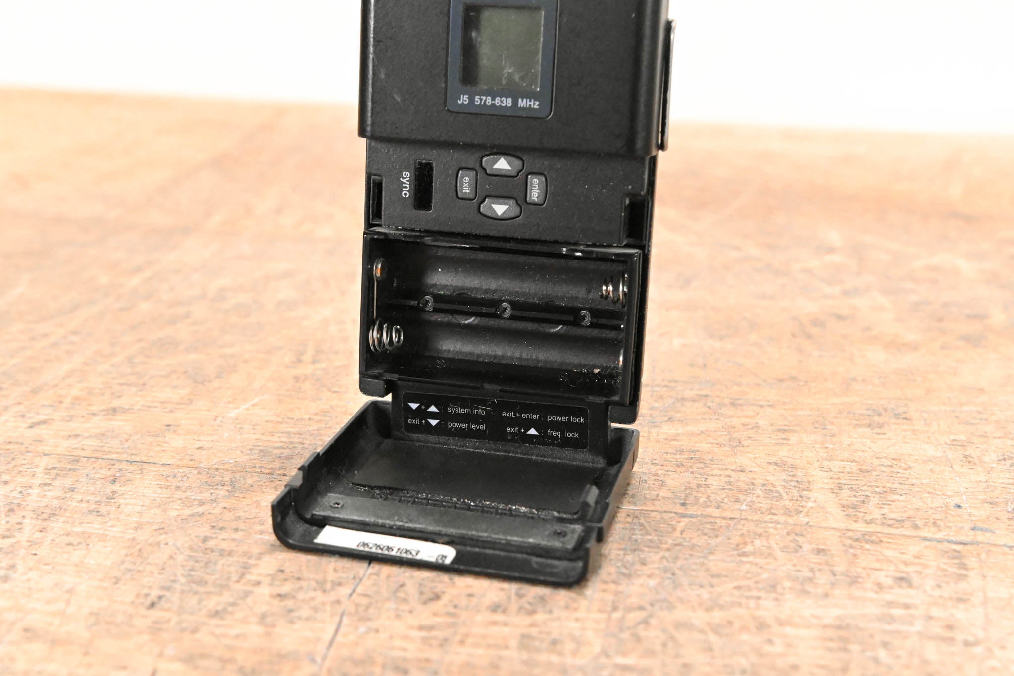 Shure UR1 Wireless Bodypack Transmitter - J5 Band: 578-638 MHz