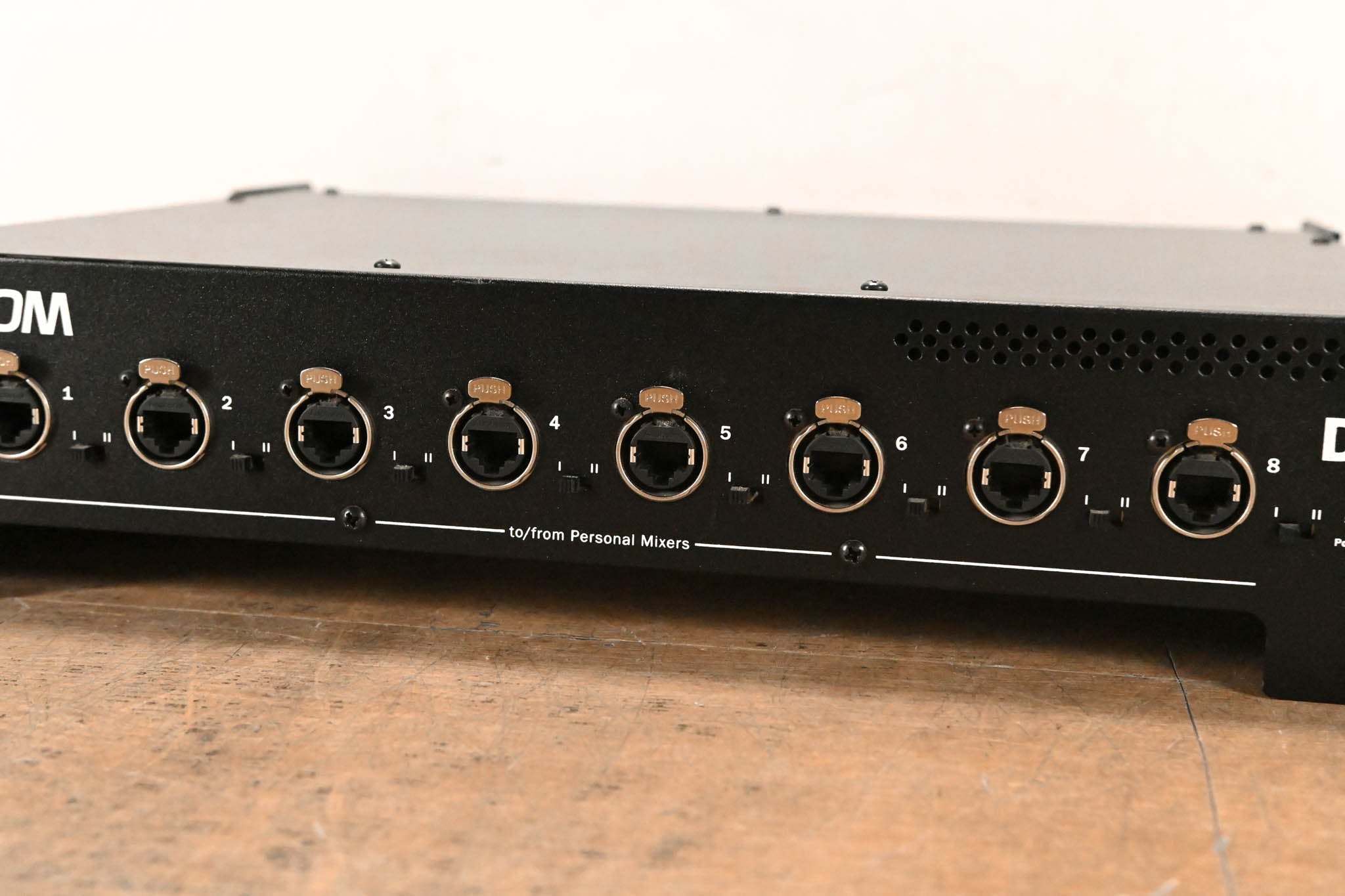 Aviom D800 A-Net Distributor