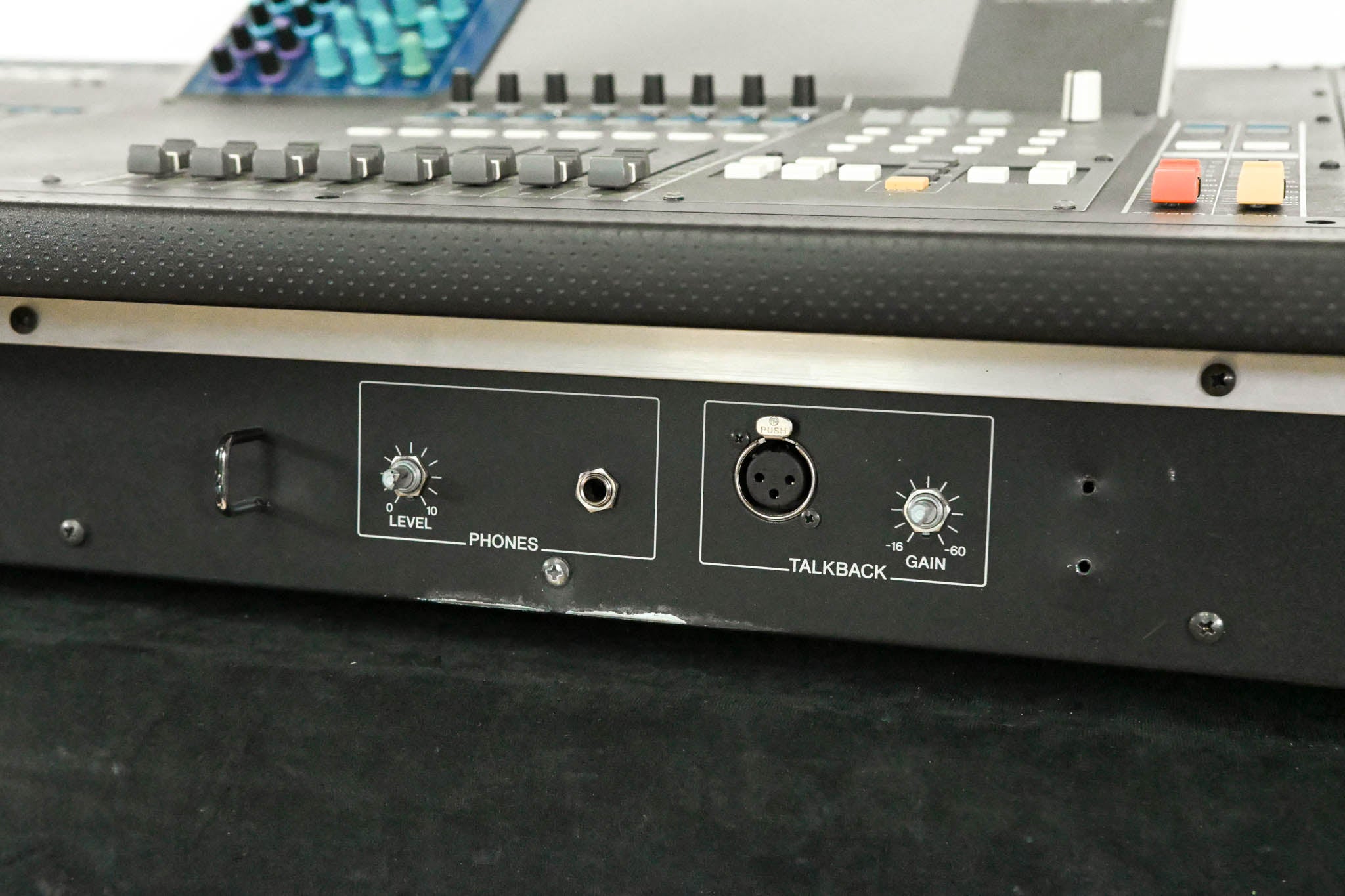 Yamaha M7CL-48ES 48-Channel EtherSound Digital Audio Mixer