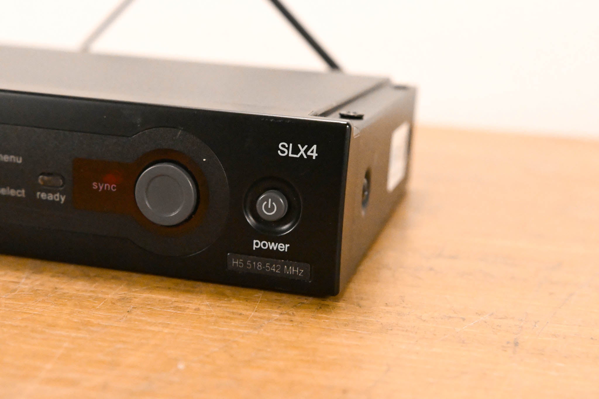 Shure SLX4 Wireless Receiver - H5 Band: 518-542 MHz (NO POWER SUPPLY)