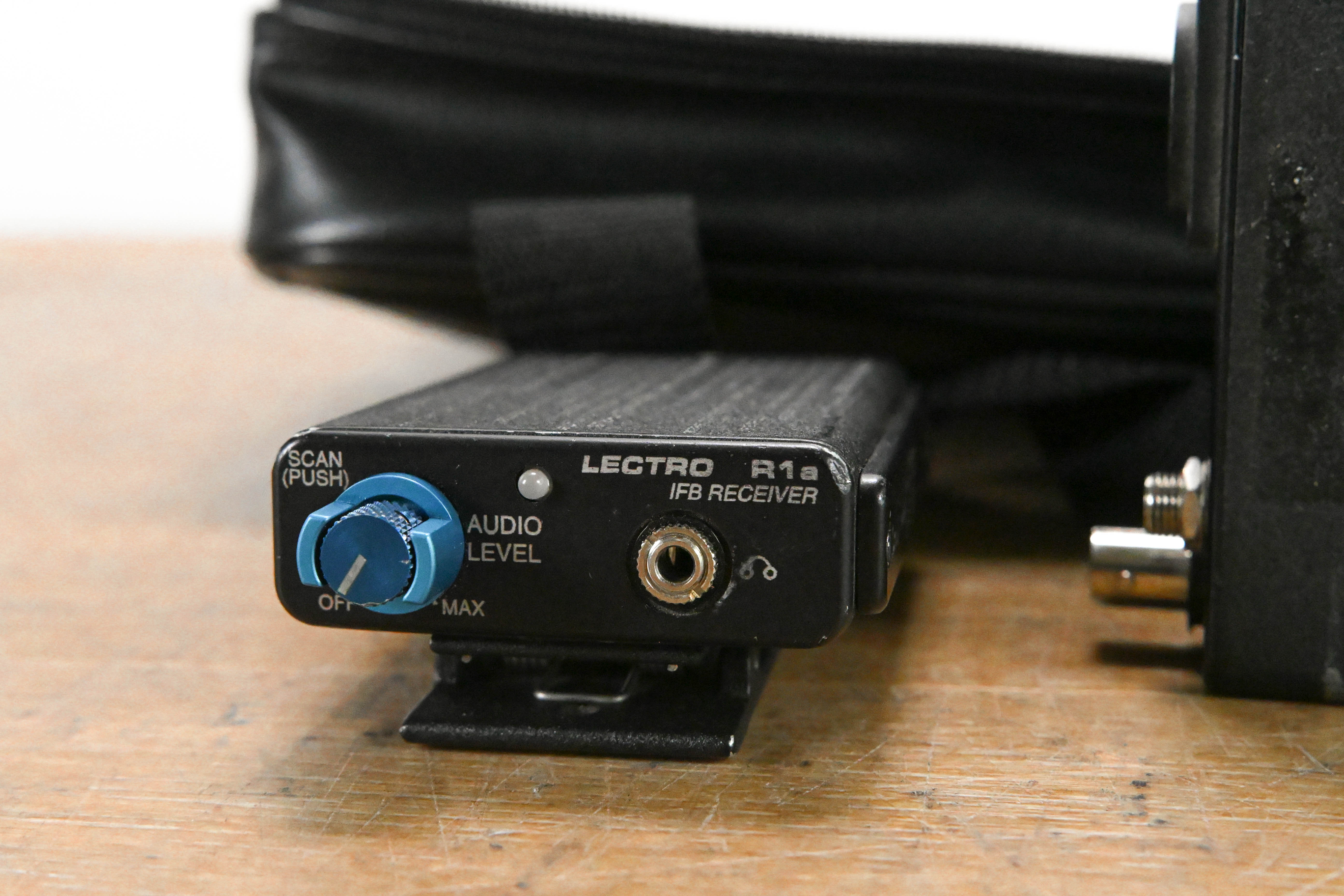 Lectrosonics T1 IFB Transmitter & R1a Receiver Block 21 w/ Case