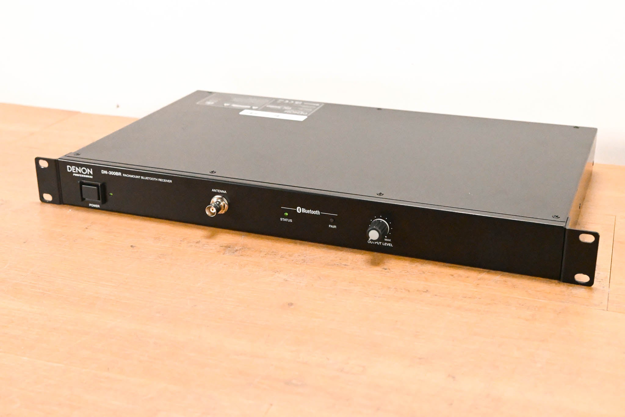 Denon DN-300BR 1 RU Bluetooth Receiver