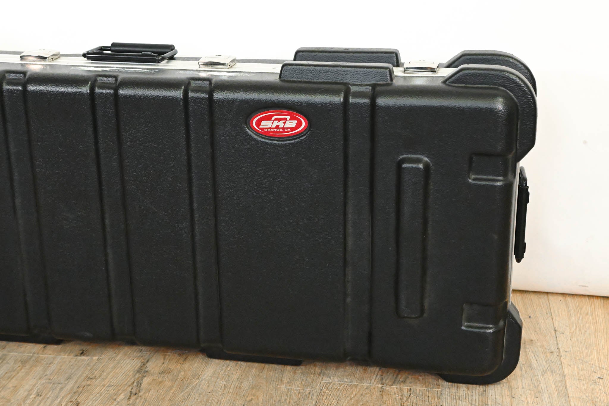 SKB 1SKB-4214W 61-key ATA Keyboard Carrying Case with Wheels