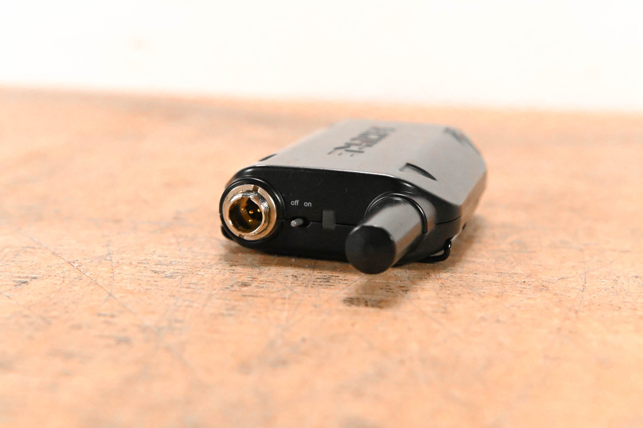 Shure GLXD16-Z2 Digital Guitar Pedal Wireless System