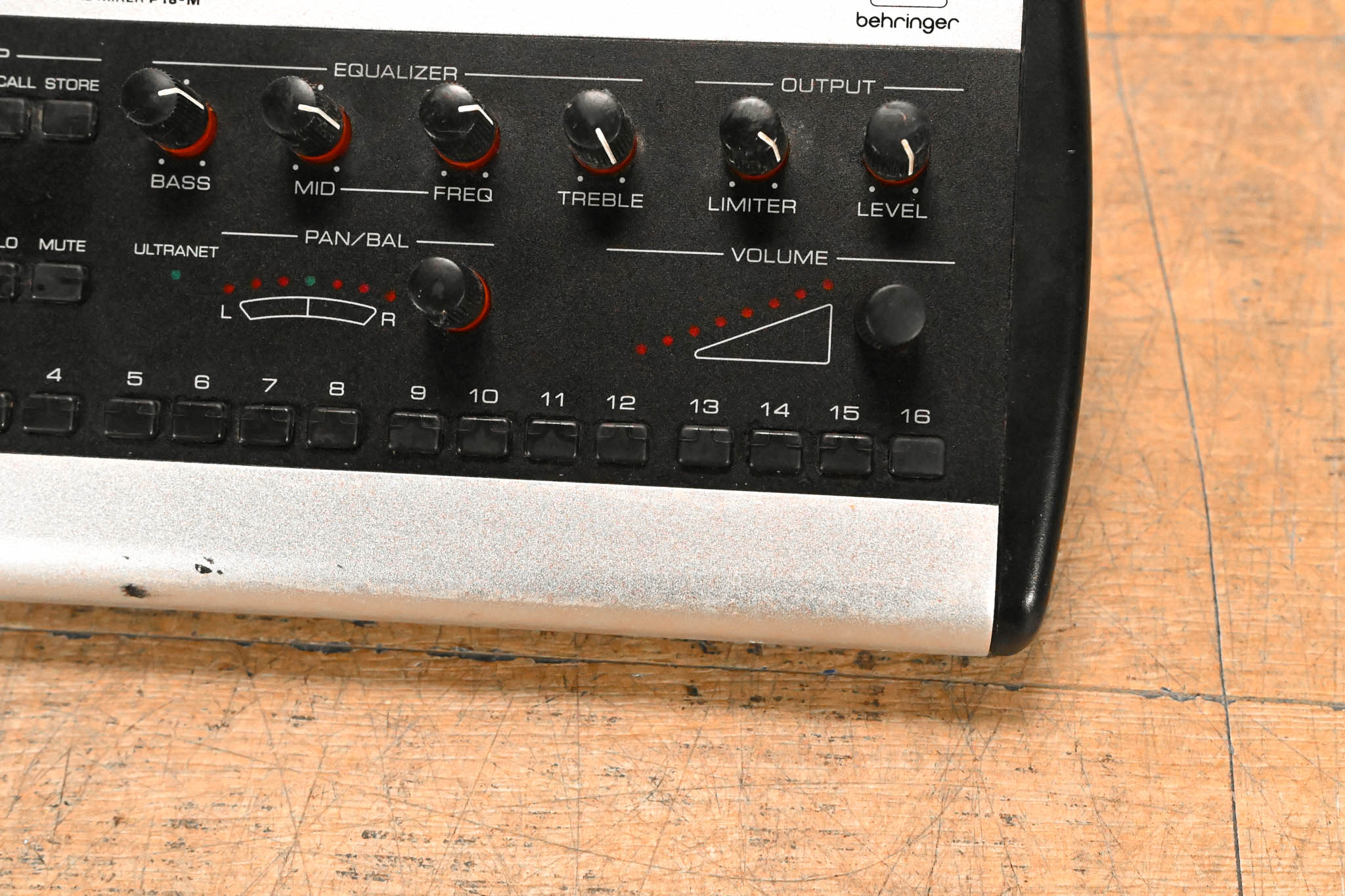 Behringer Powerplay P16-M 16-Channel Digital Personal Mixer